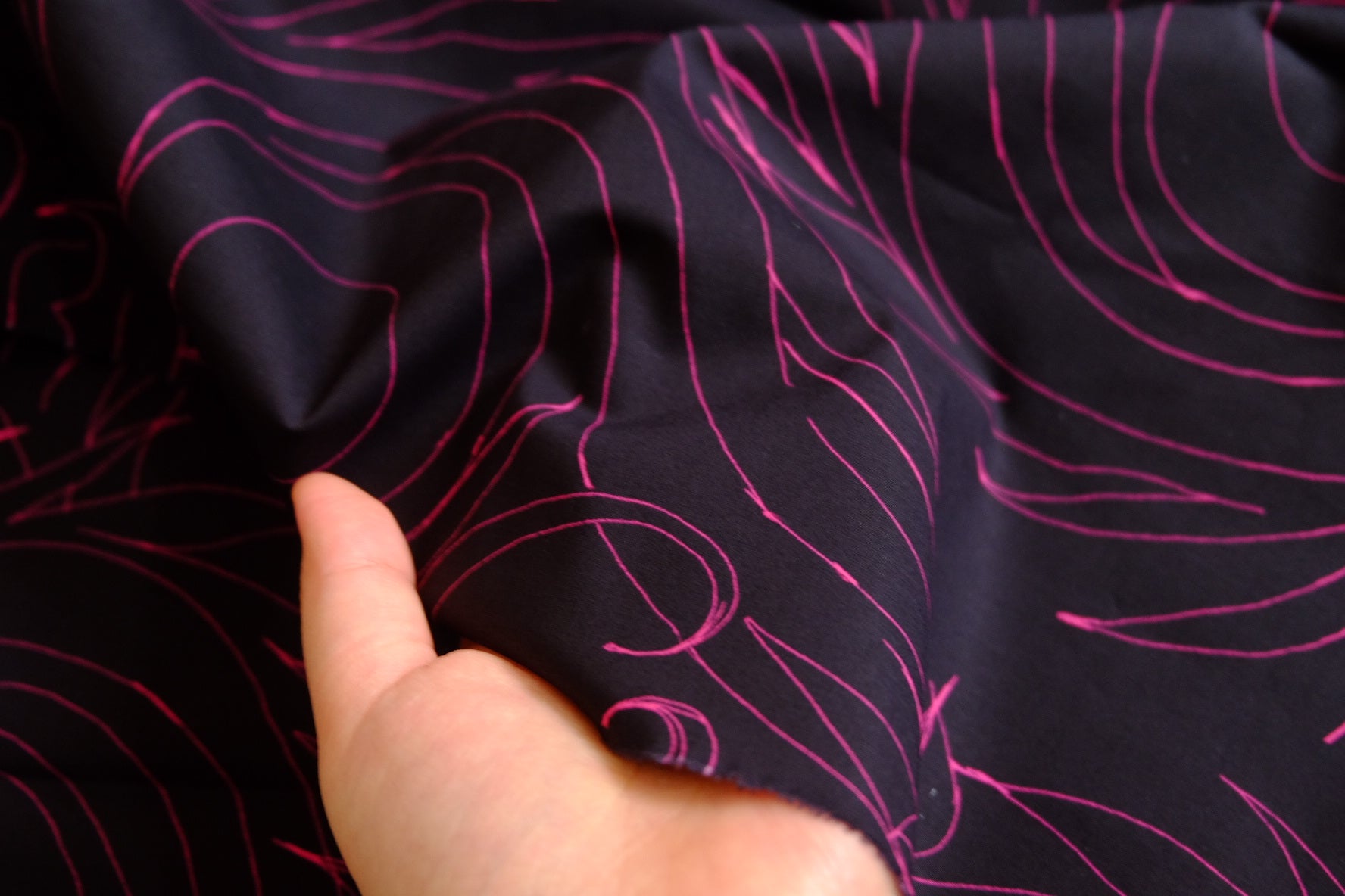 Dragon Linework Stretch Poplin – 2.2 Yards