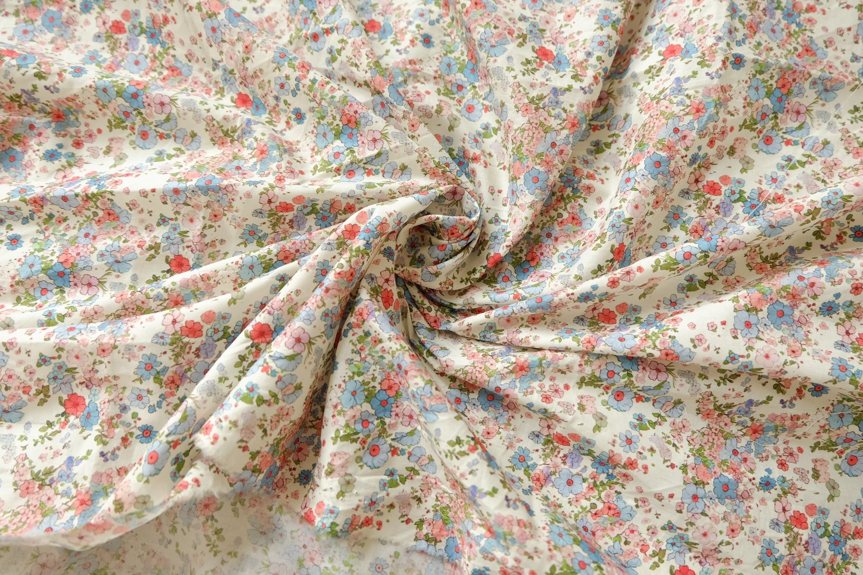 Ditsy Floral Cotton Poplin, Lightweight 80s, 2.2 Yards