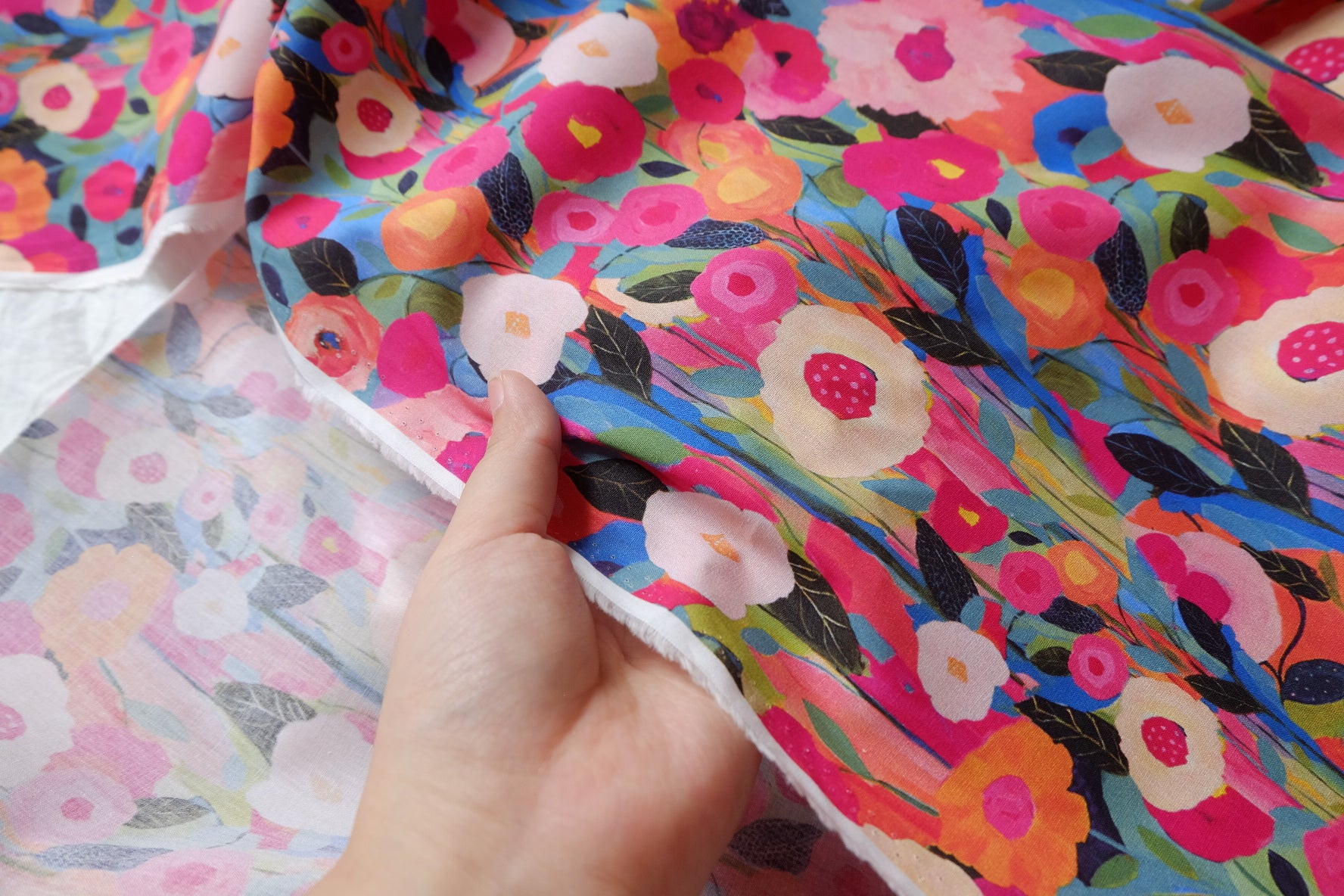 Bright Painterly Floral 60s Cotton Poplin — 2.19 yd