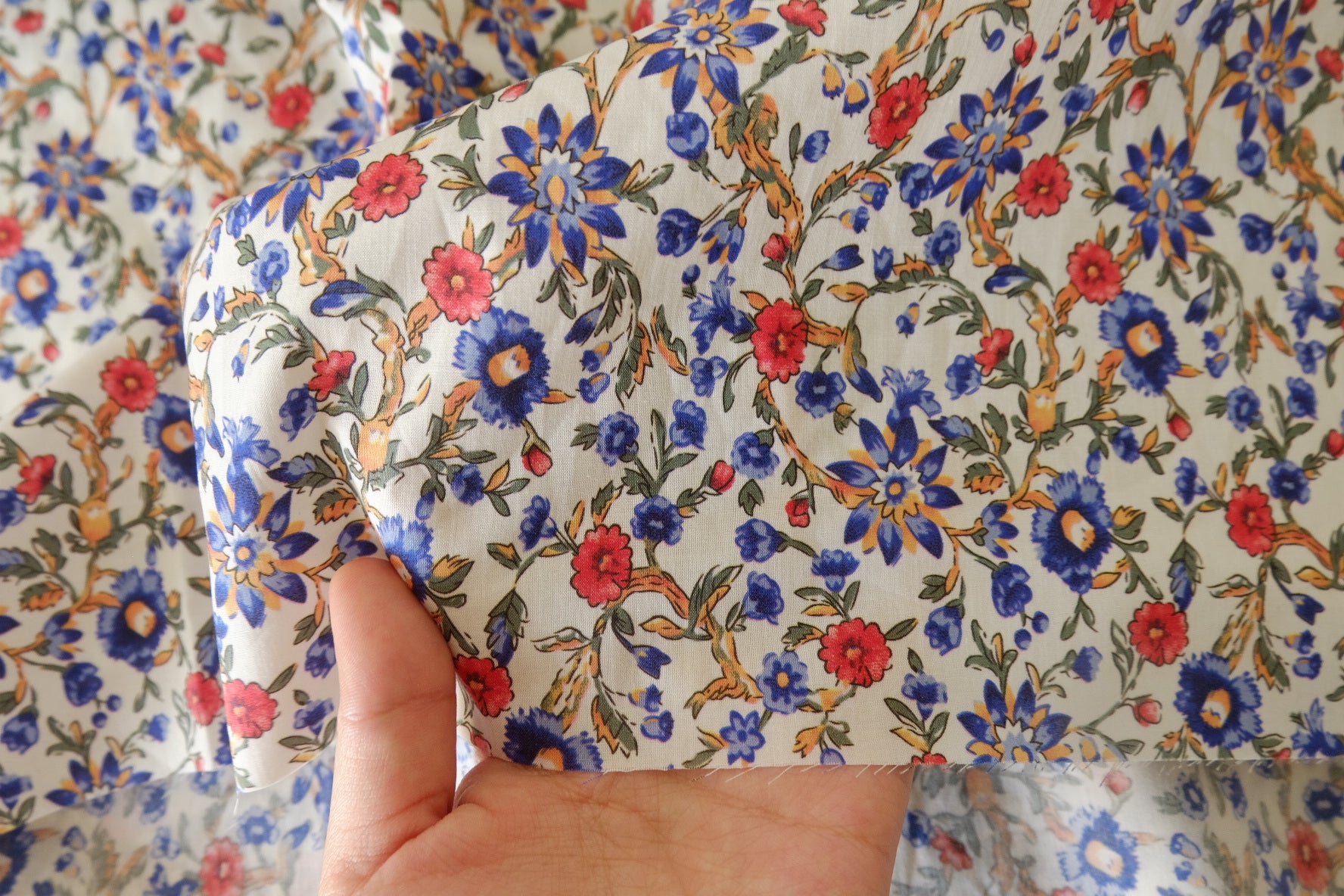 Red & Blue Trailing Floral Cotton Lawn Fabric – 2.46 yd Piece