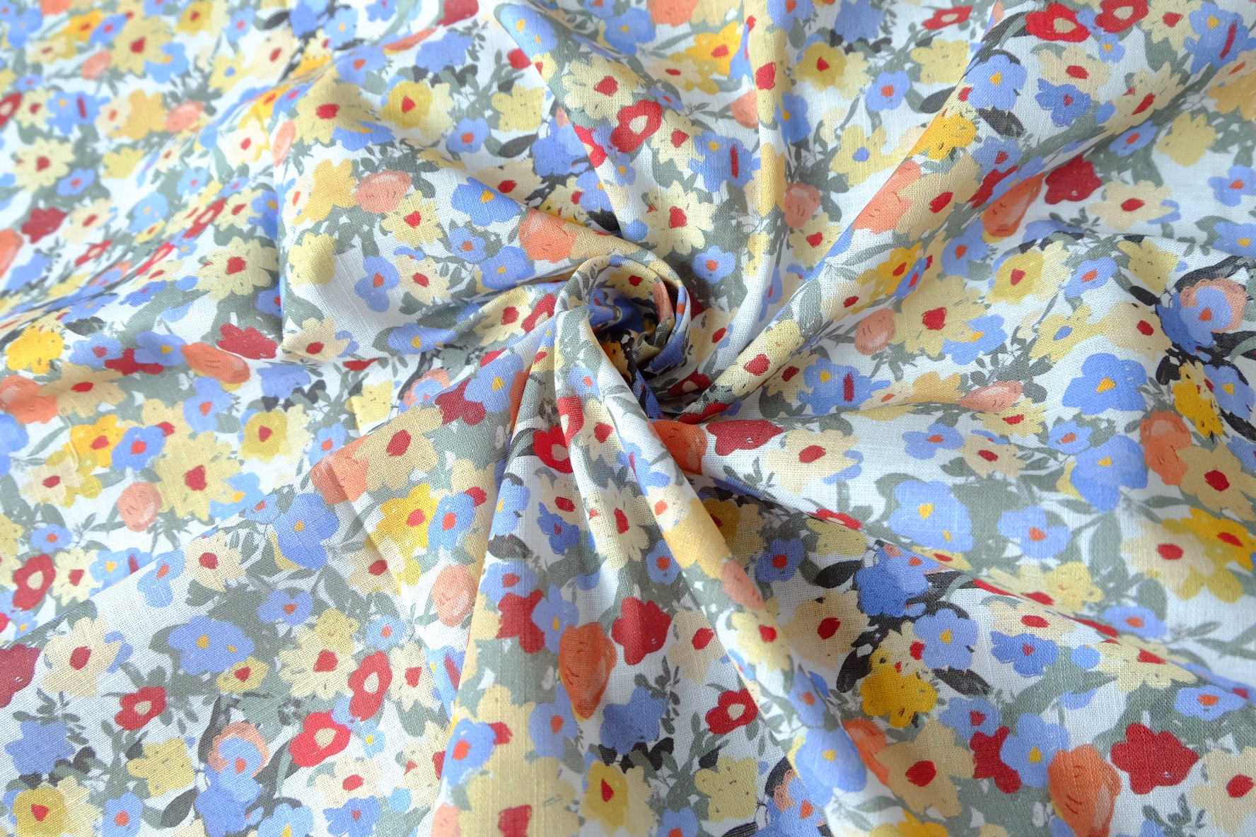 Cheerful Meadow Floral Slub Cotton Fabric — 2.19 yd
