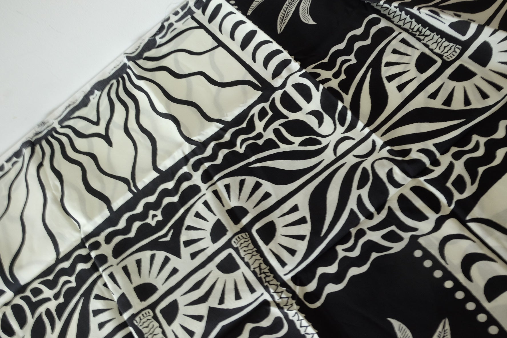 Black Tropical Border Cotton Poplin — 1.64 yd