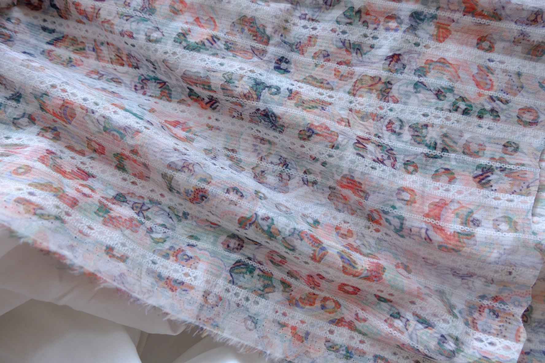 Soft Paisley Floral Jacquard Cotton Fabric - 2 yd