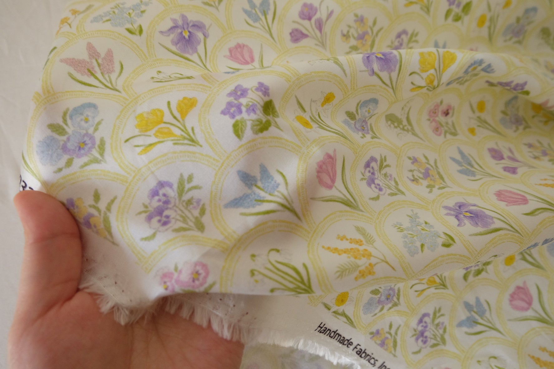 Scallop Floral Rayon Sateen Fabric – 3.3 yd