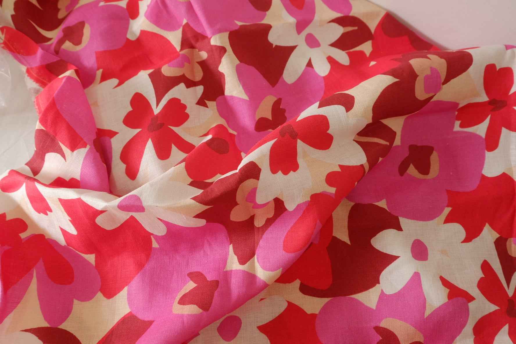 Bold Floral Pure Linen Fabric – 2.5 yd