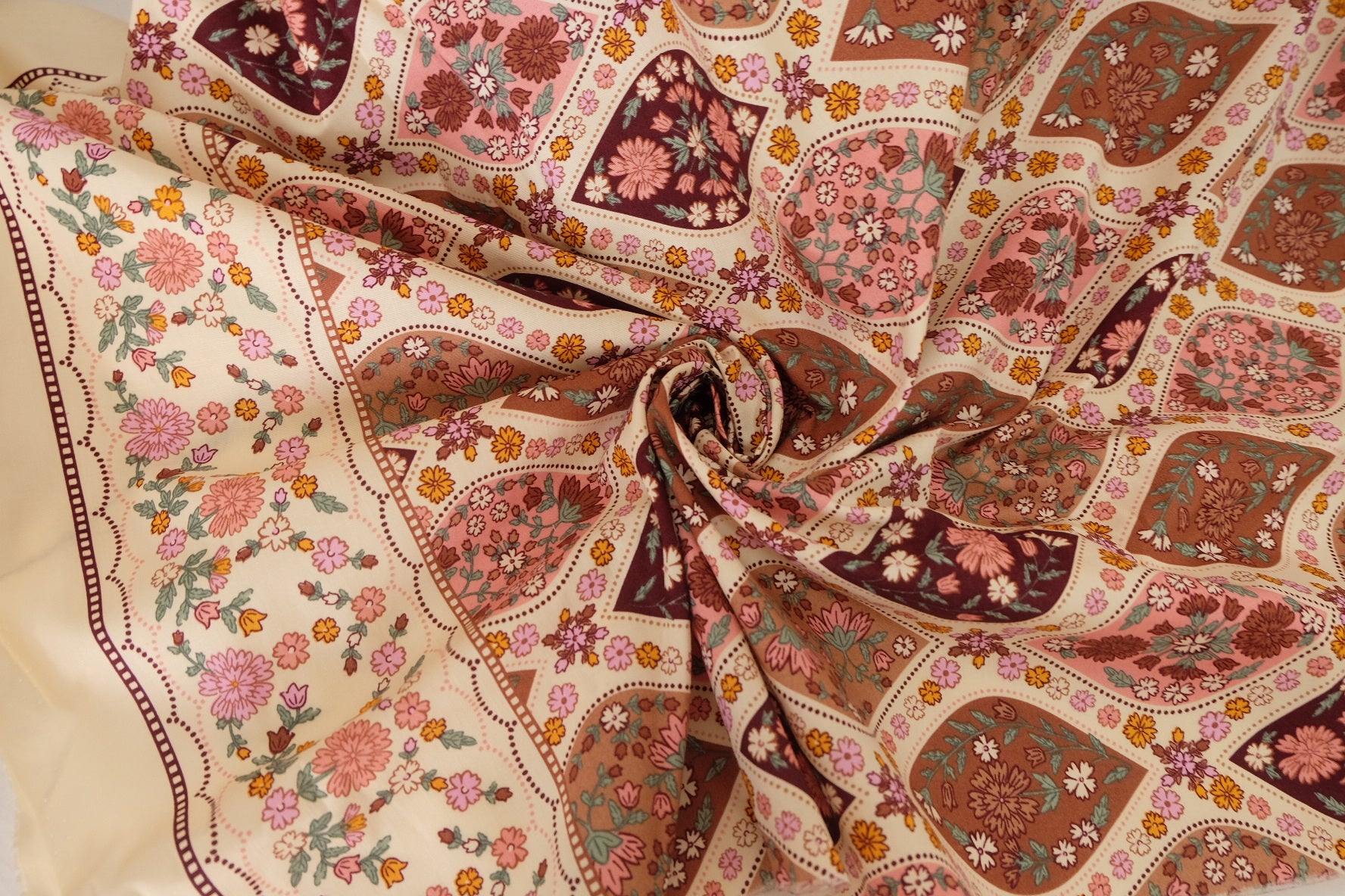 Vintage Floral Tile Cotton Poplin Fabric – 2.2 yd