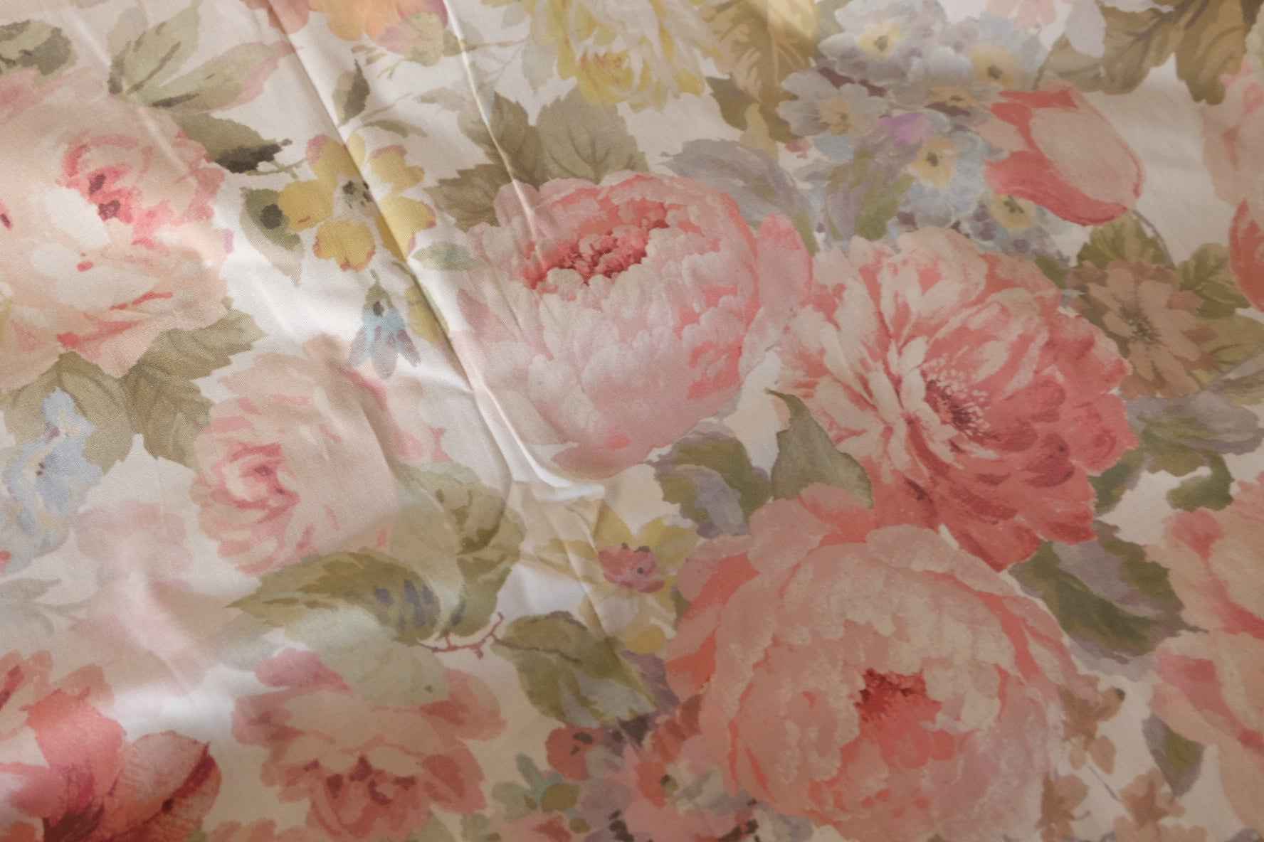 Romantic Watercolor Rose Stretch Cotton Poplin Fabric – 2.8 yd