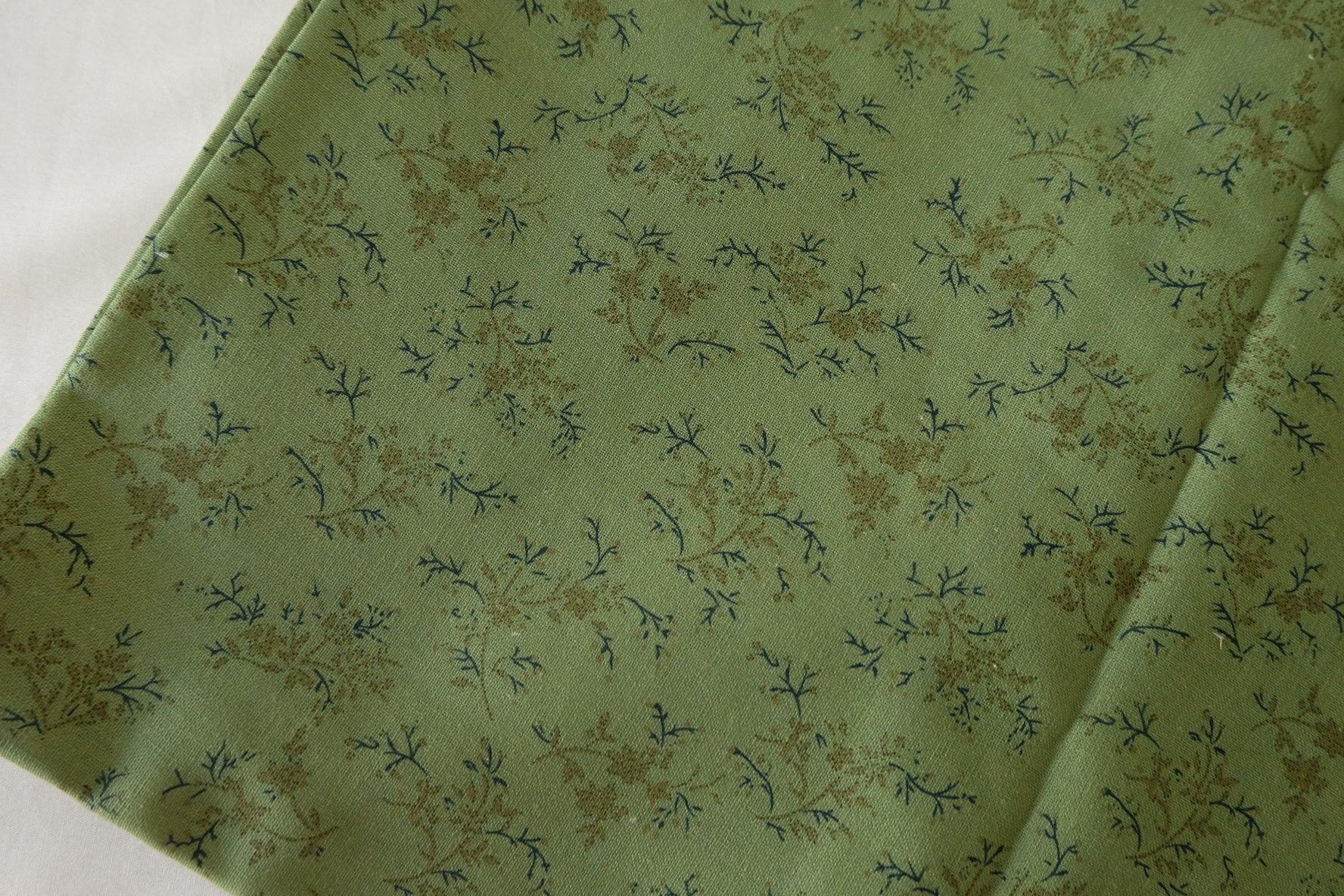 Tiny Floral Linen Cotton Fabric – 2.2 yd