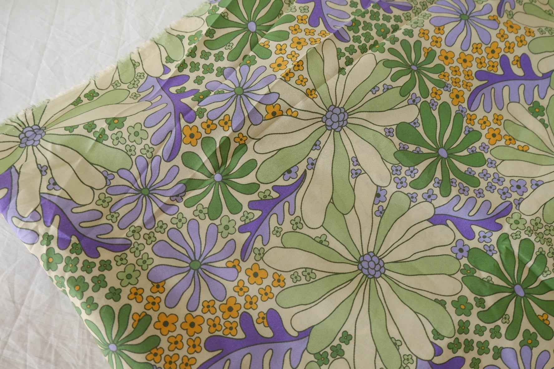 Retro Green & Lilac Floral Cotton Poplin Fabric – 3.3 yd