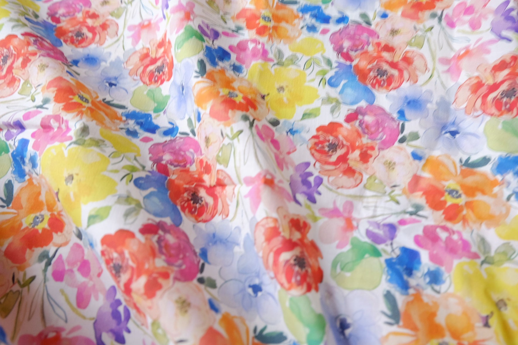 Watercolor Floral 80s Cotton Lawn Fabric — 1.64 yd