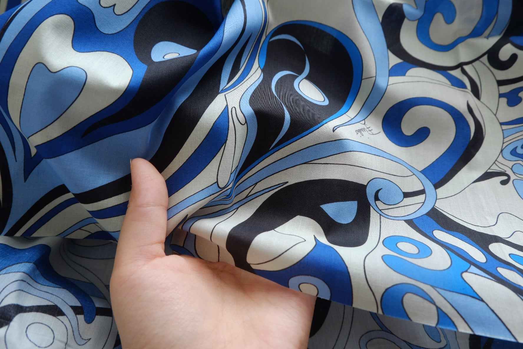 Blue Mod Scarf Print Cotton Lawn Fabric - 3.28 yd