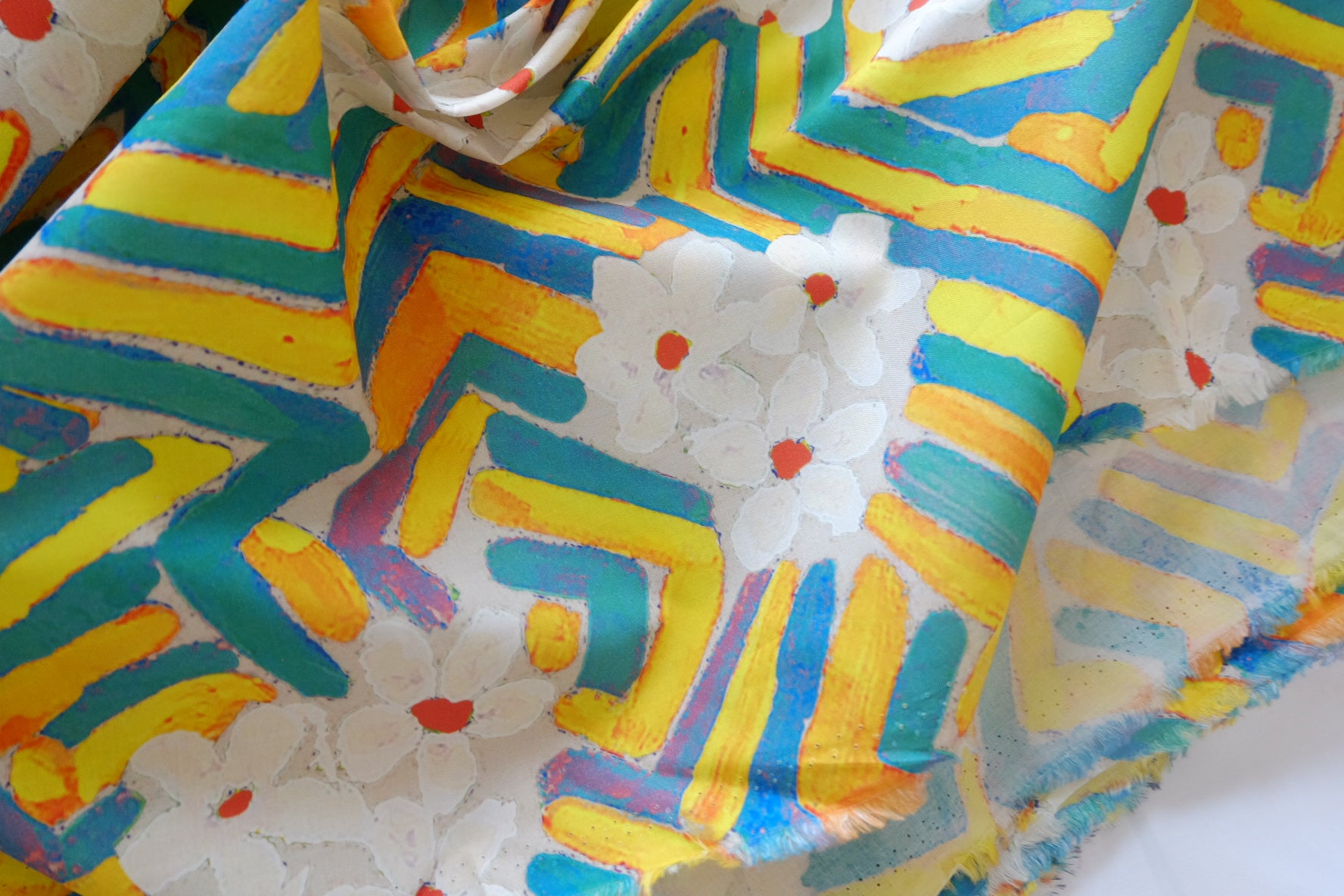 Bright Geometric Floral 60s Cotton Poplin Fabric - 3.28 yd