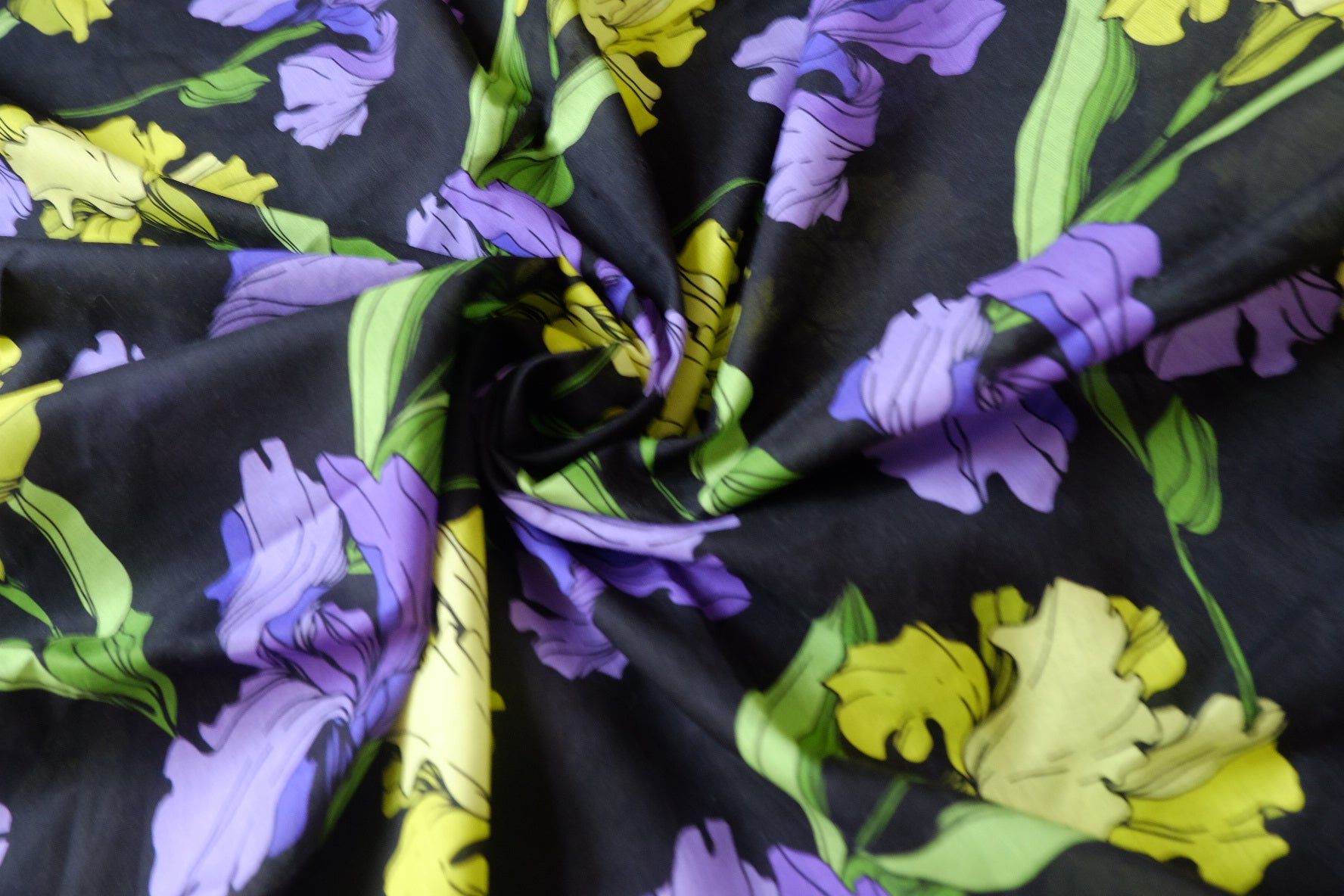 Black Iris Lightweight Cotton Fabric — 1.64 yd