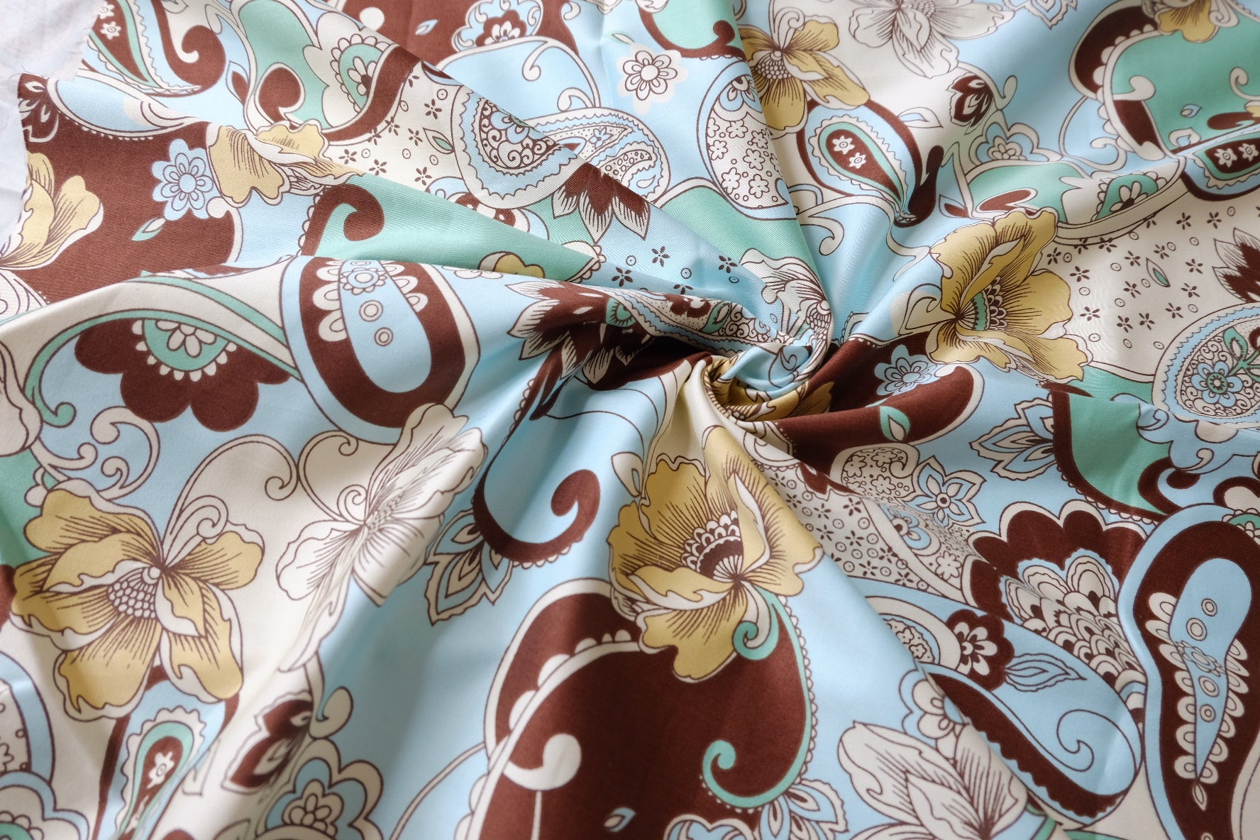 Japanese Paisley Floral Structured Cotton Sateen — 2.19 yd