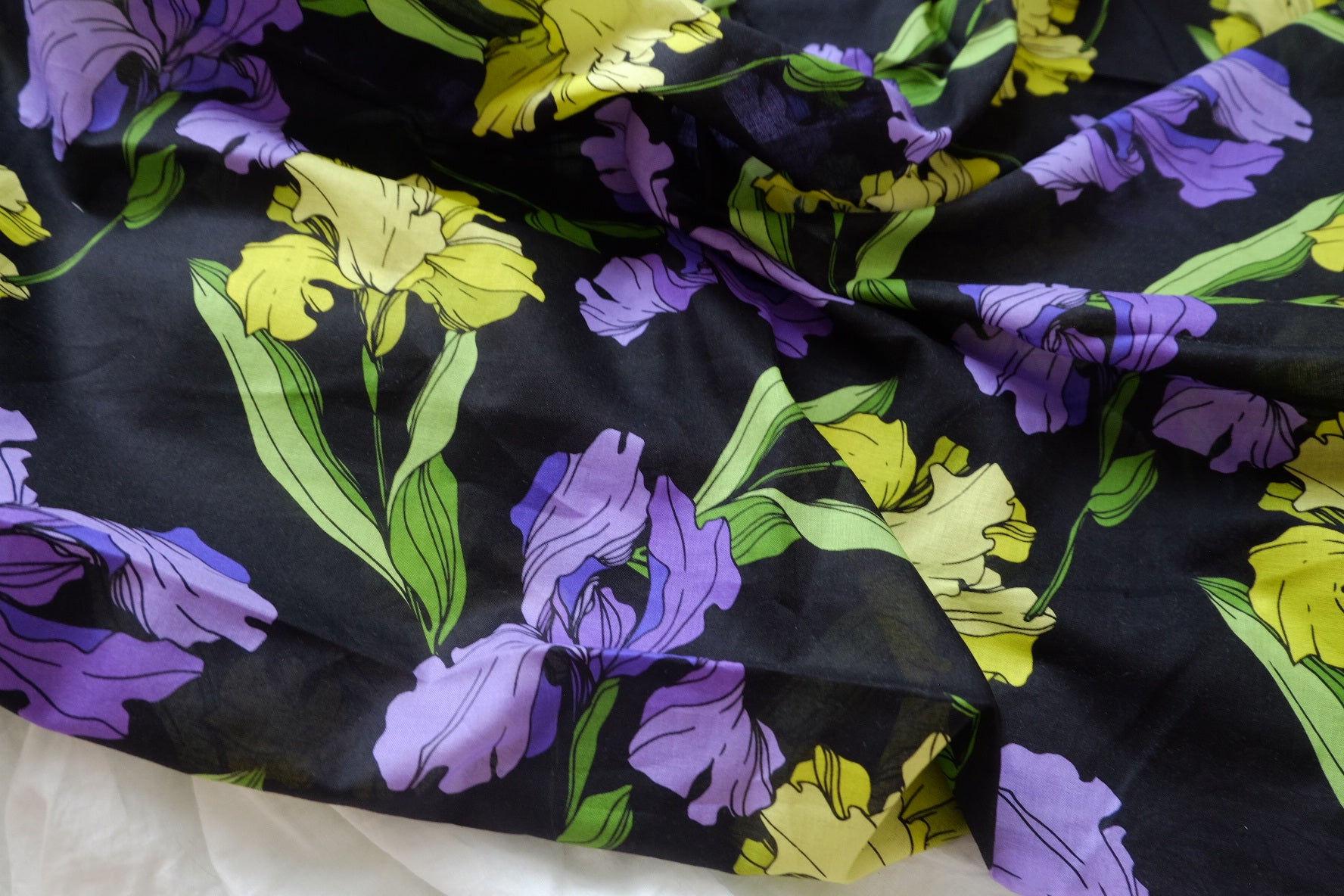 Black Iris Lightweight Cotton Fabric — 1.64 yd
