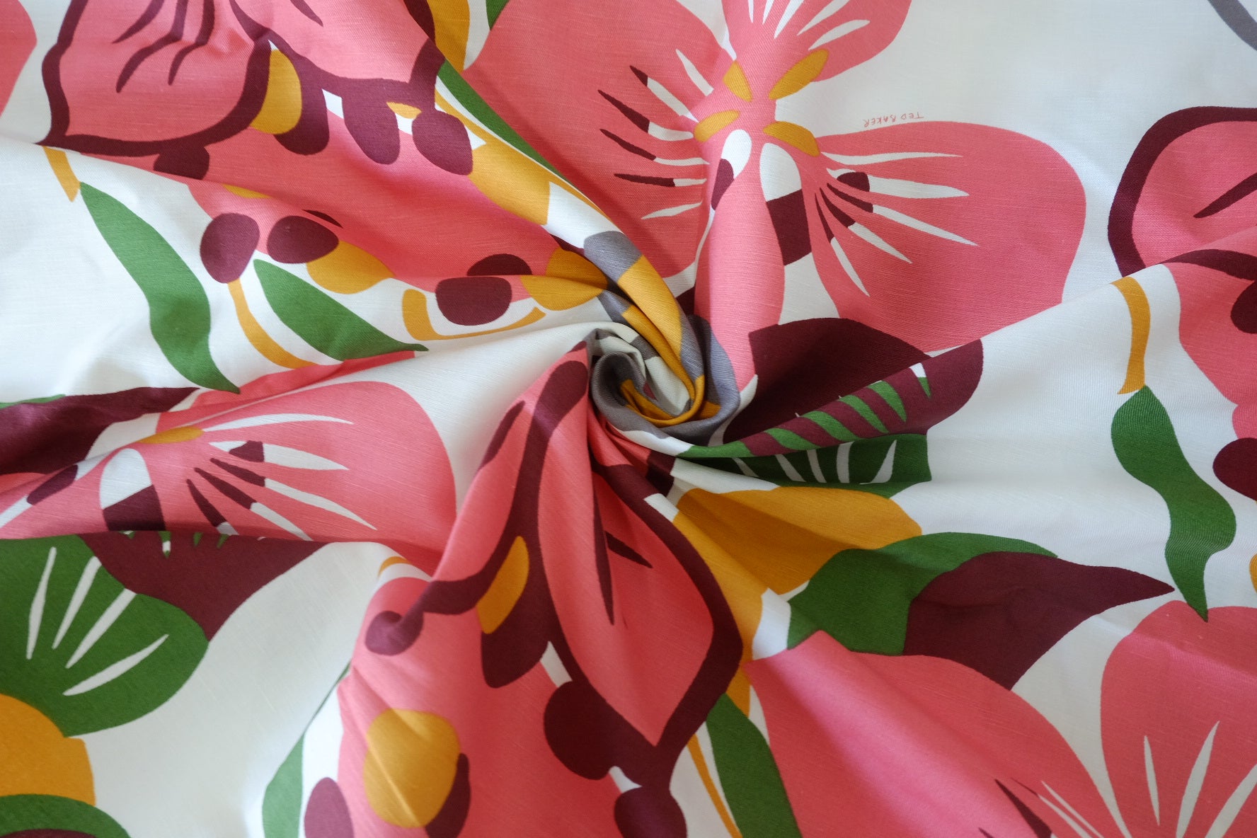 Designer Deadstock Bold Floral Linen Fabric – 1.6 yd