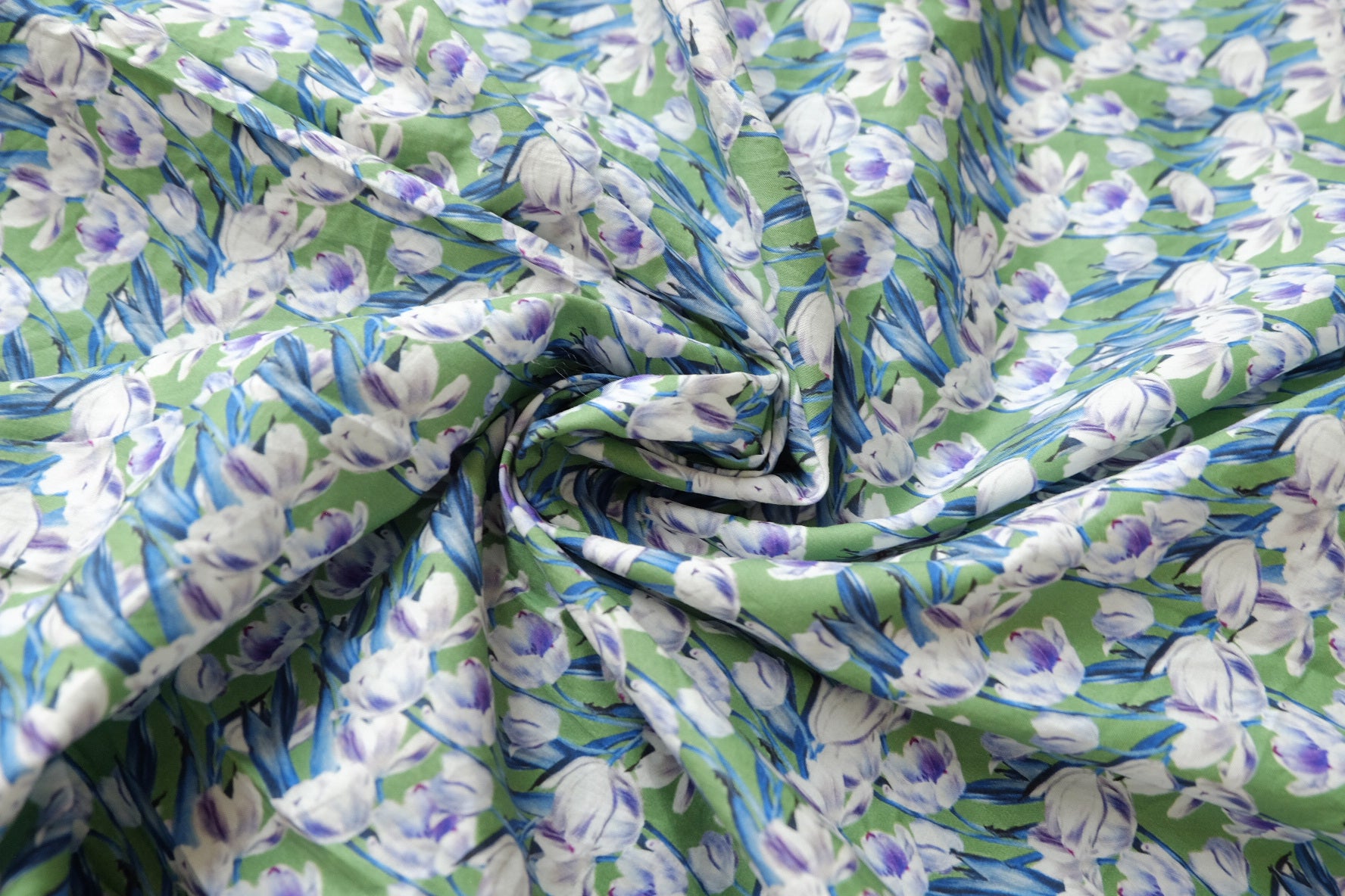 Bold Floral Cotton Poplin, Lightweight 80s, 1.3 Yards