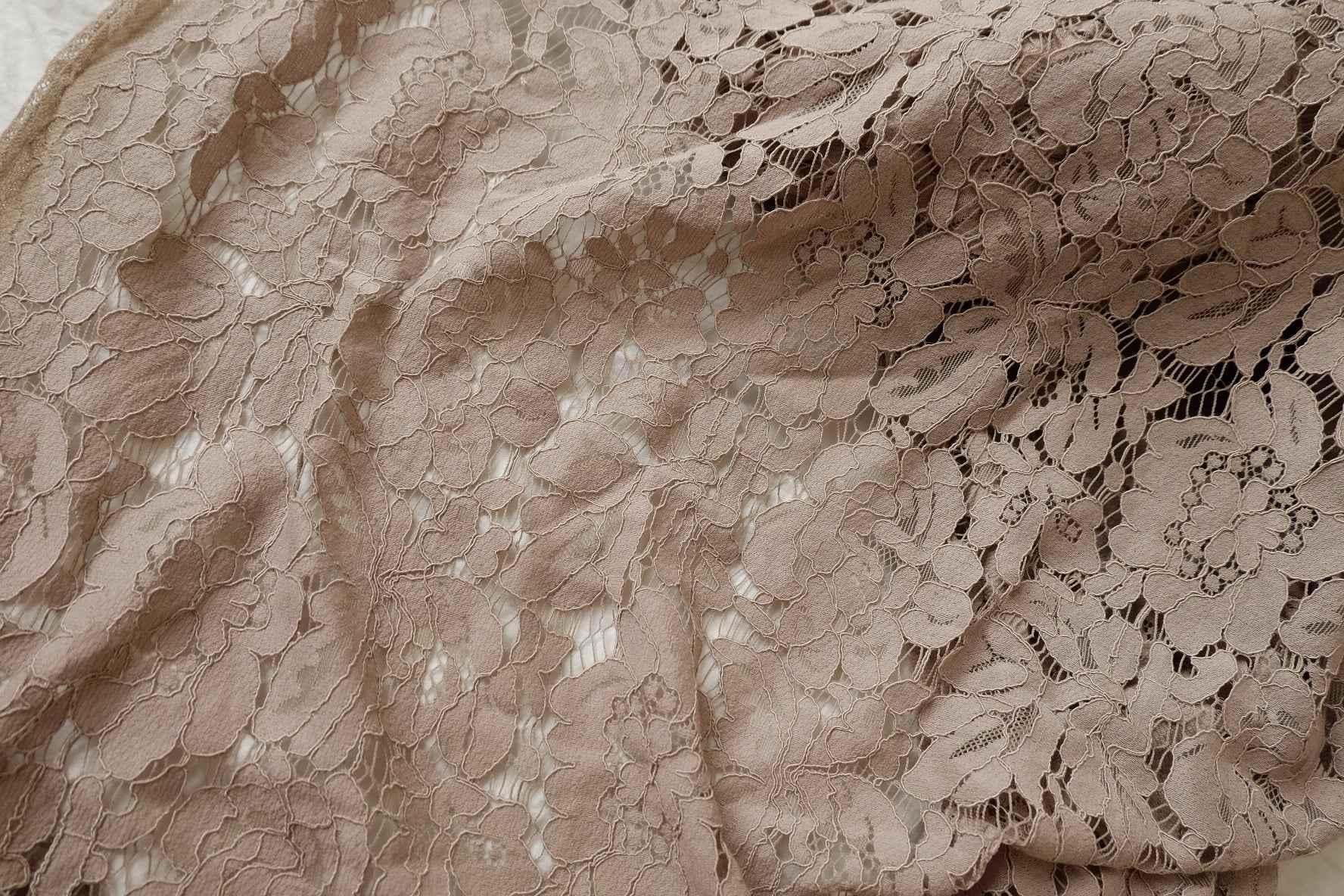 Beige Floral Lace Fabric - 4.37 yd