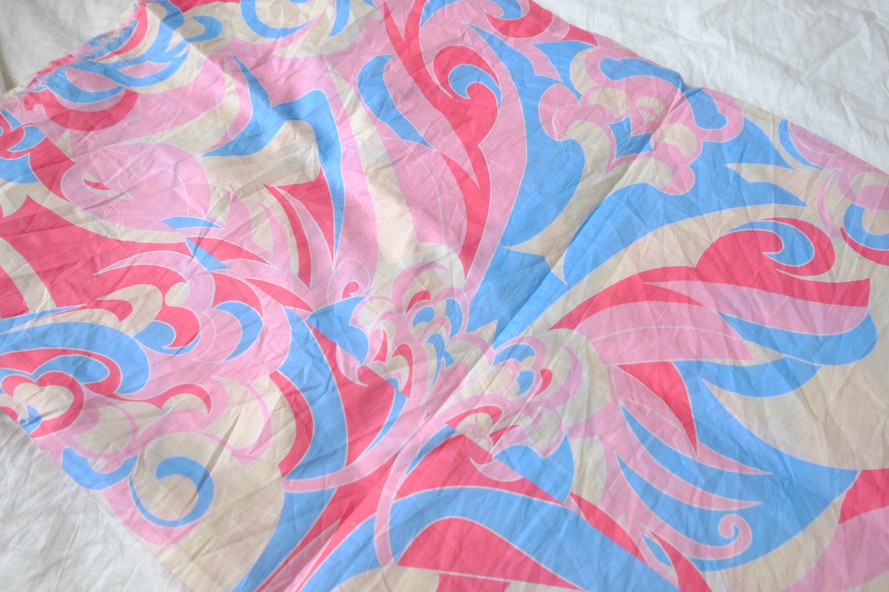 Pink Blue Retro Swirl Cotton Lawn — 3.28 yd