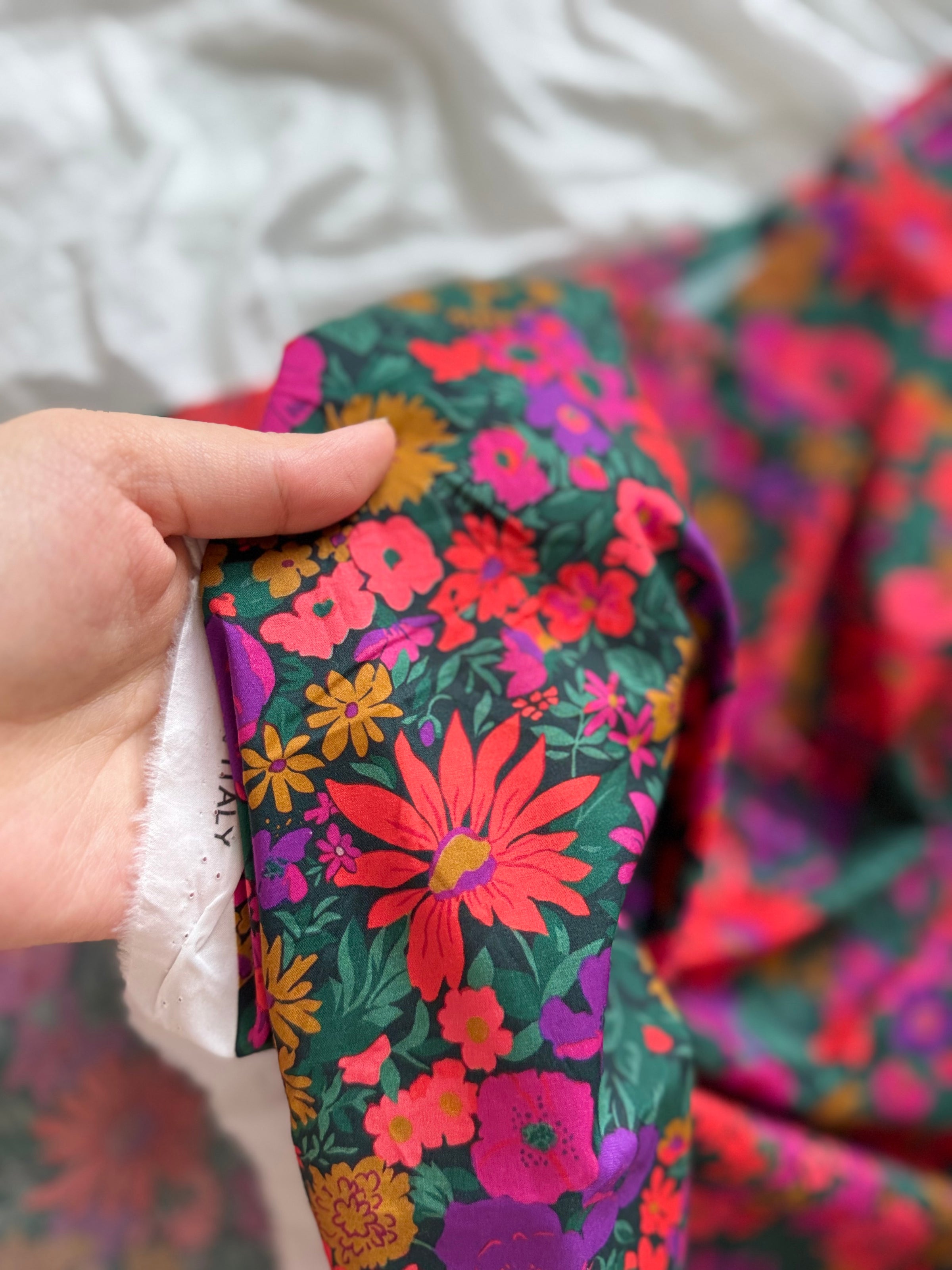 Italian Garden Floral Cotton Lawn Fabric — 2.02 yd