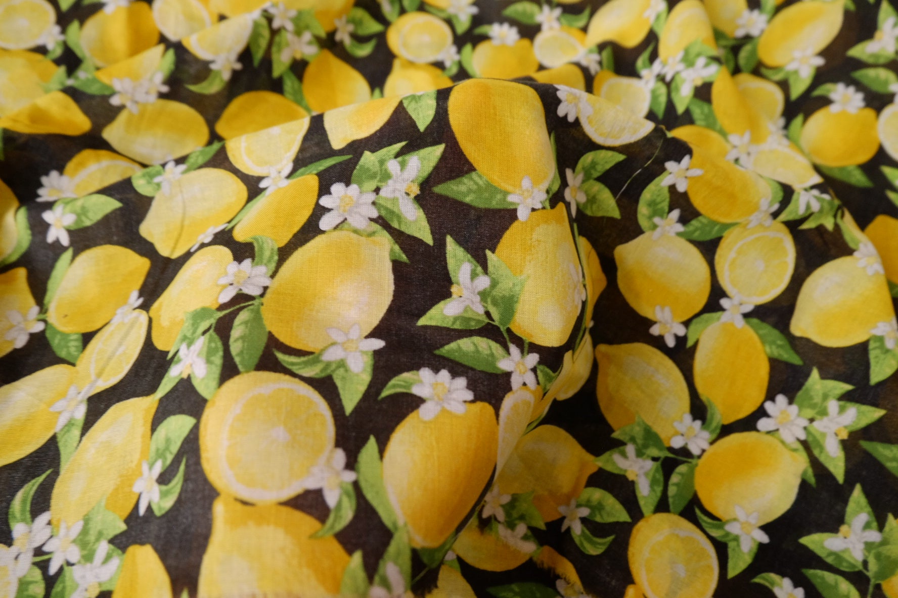 Lemon Print Lightweight Cotton Fabric, 3.28 Yards