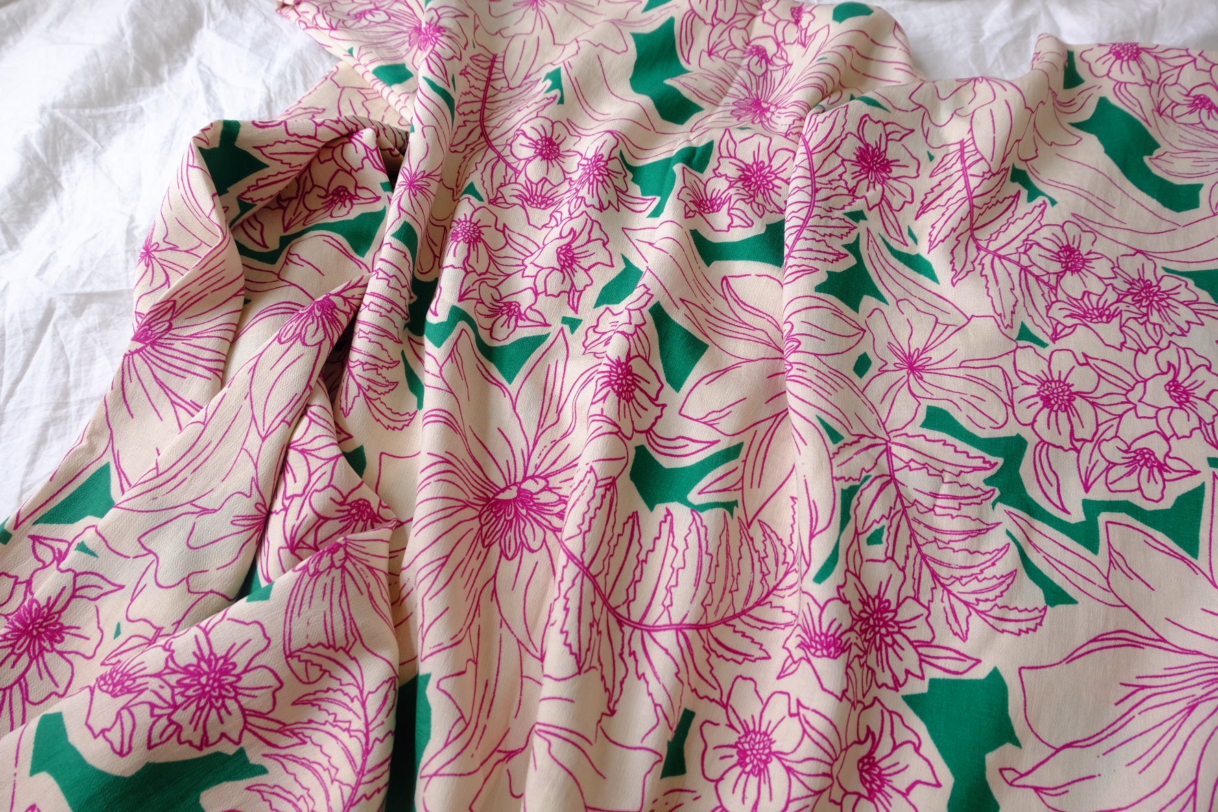 Pink Line-Drawing Floral Cotton Linen Blend — 2.19 yd
