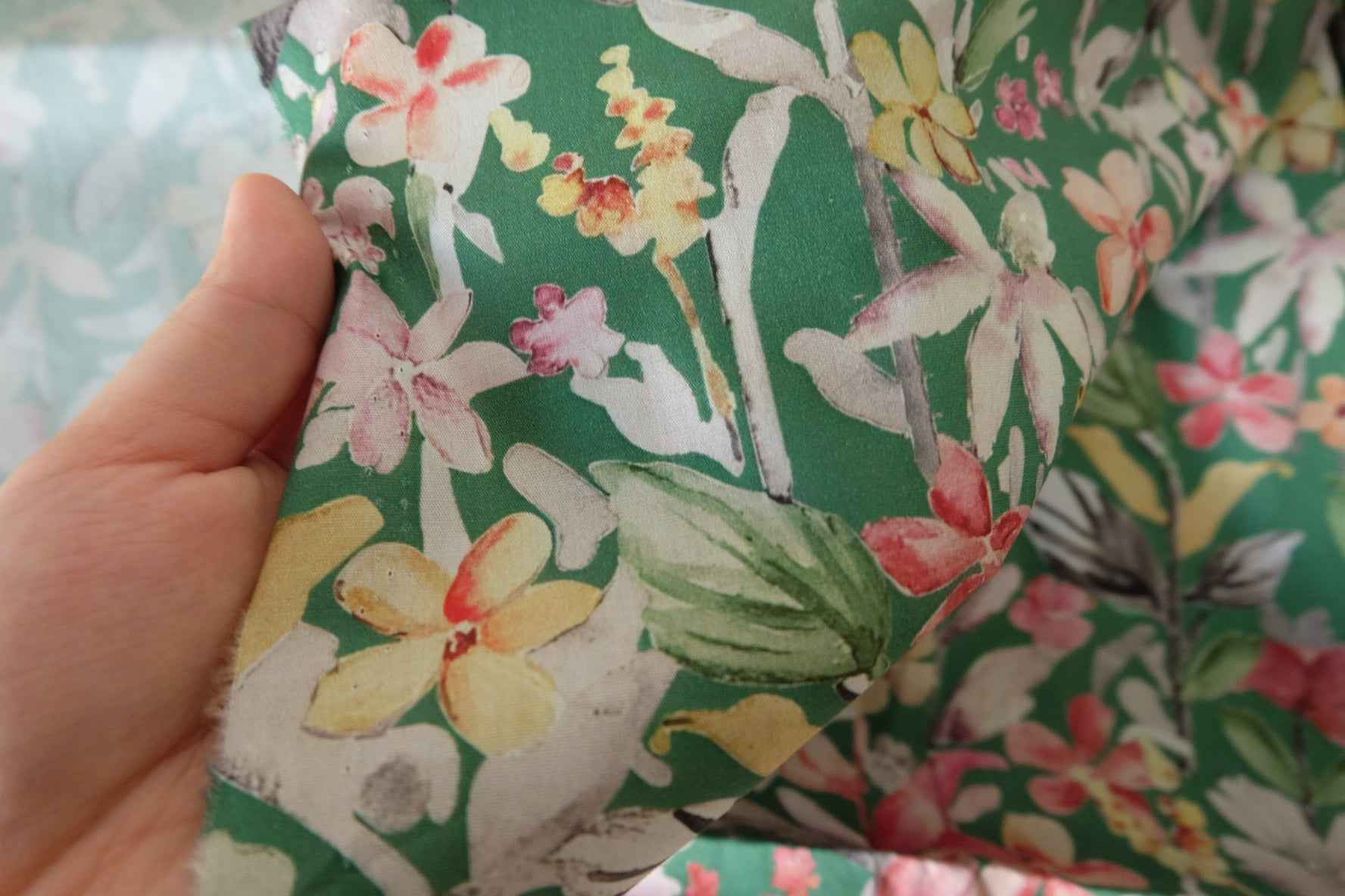 Tropical Floral 60s Cotton Poplin Fabric – 3.3 yd