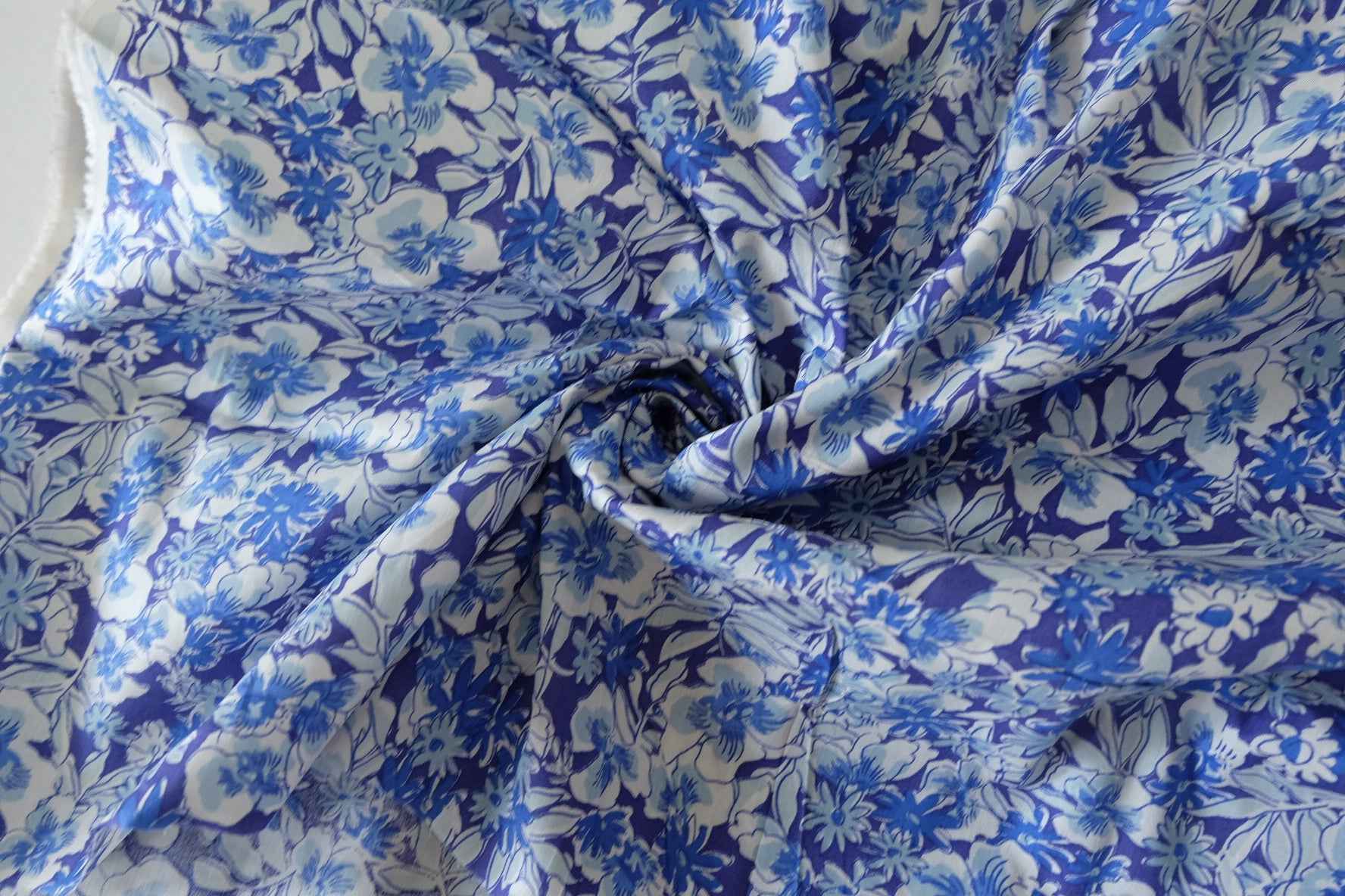 Blue Floral Cotton Poplin Fabric – 3.3 yd