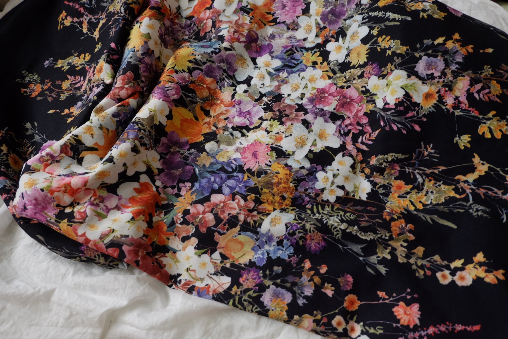 Dramatic Floral Border Linen-Cotton Fabric — 1.64 yd