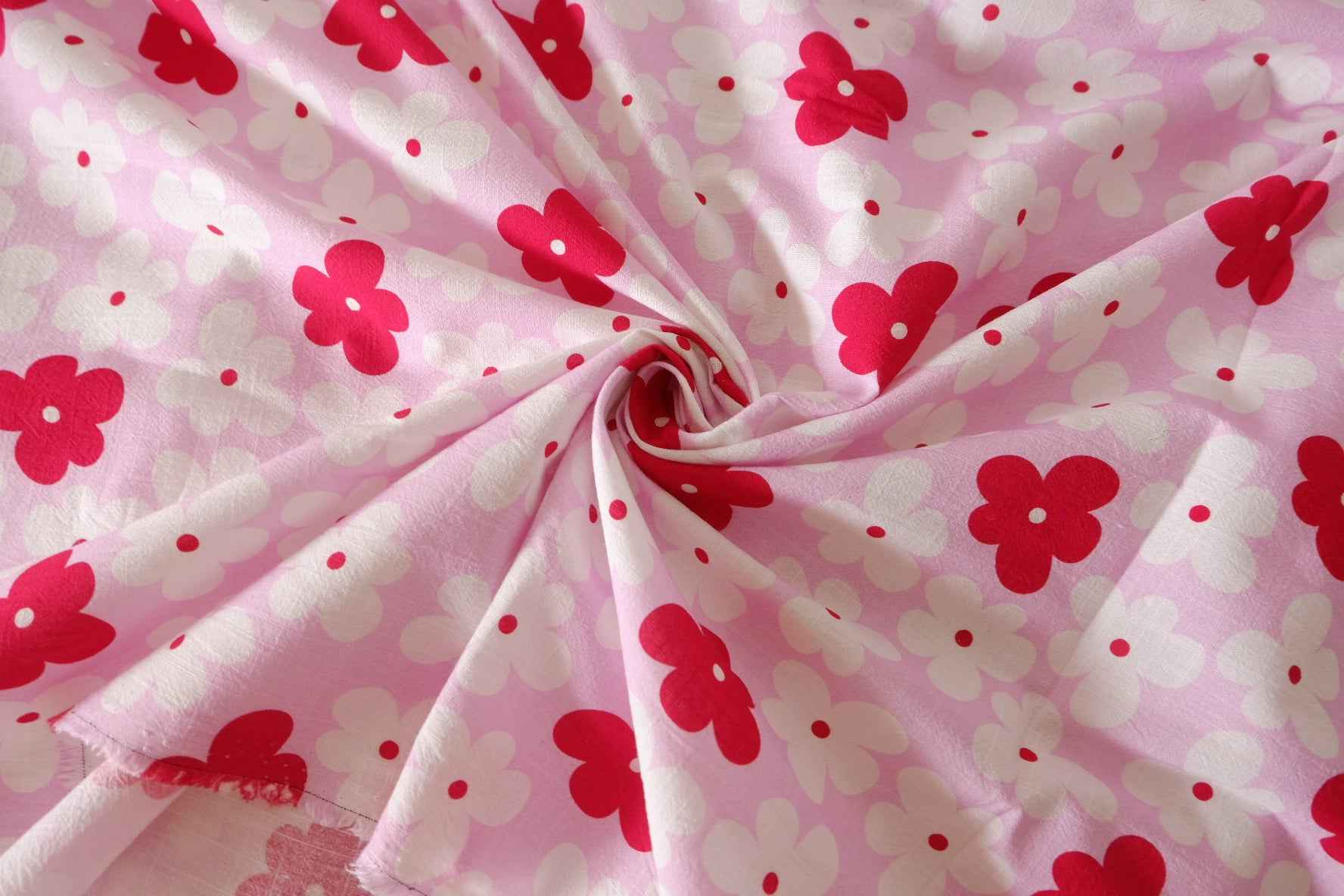 Pink Daisy Enzyme-Washed Linen Cotton Fabric – 1.6 Yards
