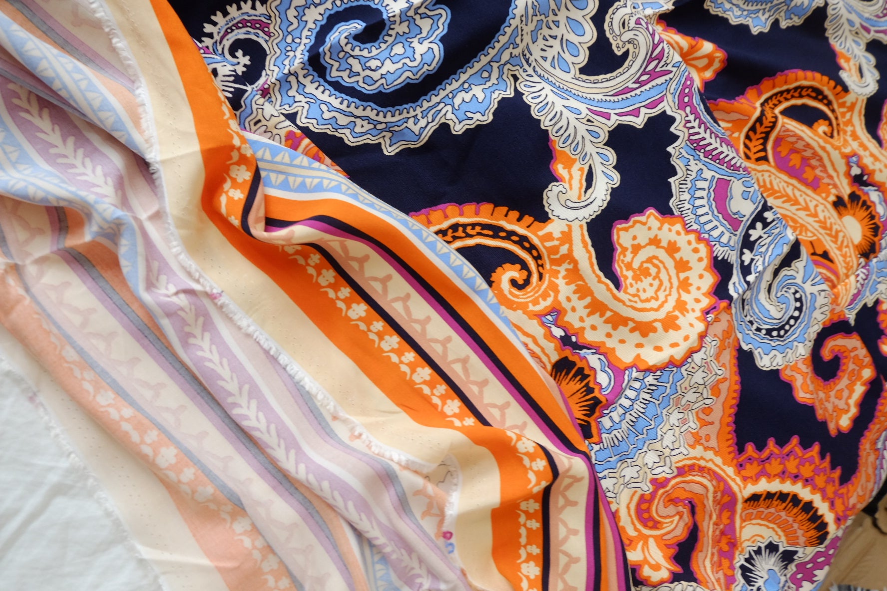 Bold Paisley Cotton Rayon Fabric, 3.28 Yards