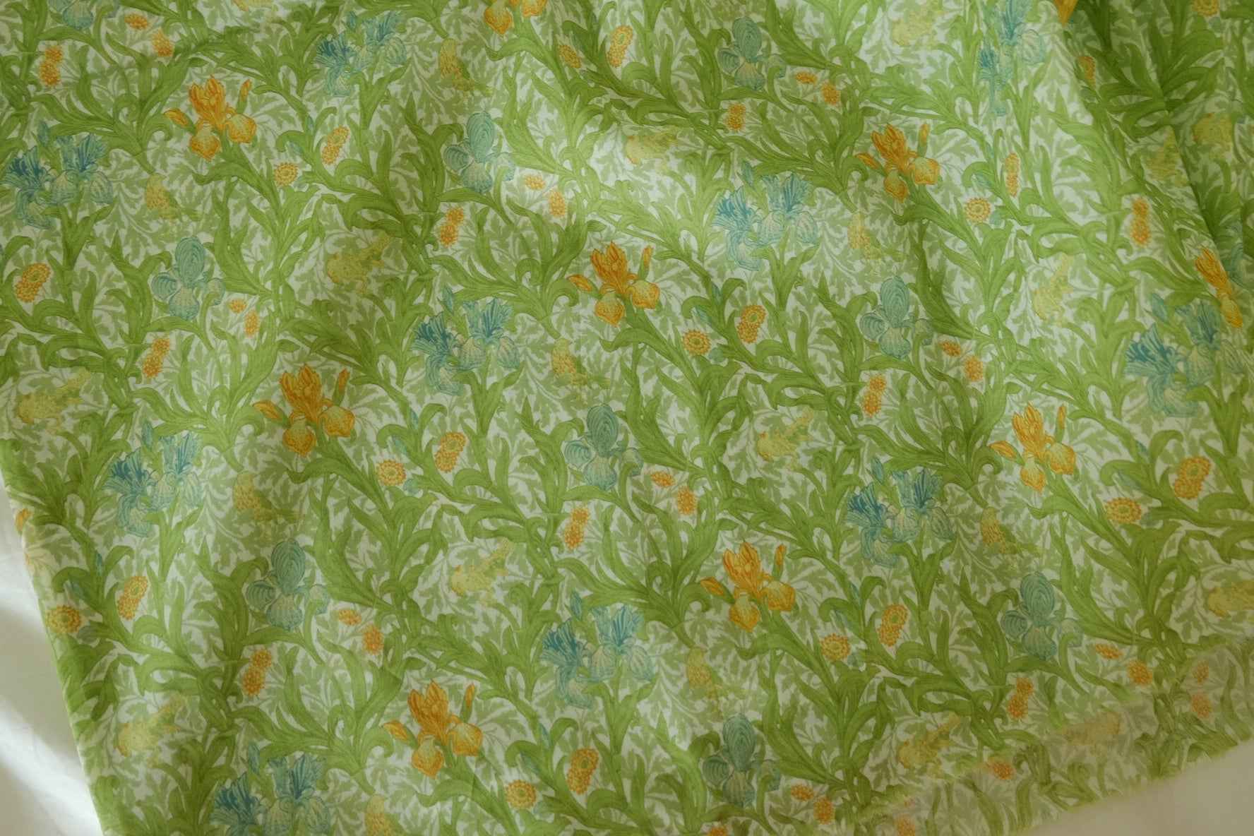 Green Botanical 100s Cotton Lawn Fabric – 3.3 yd