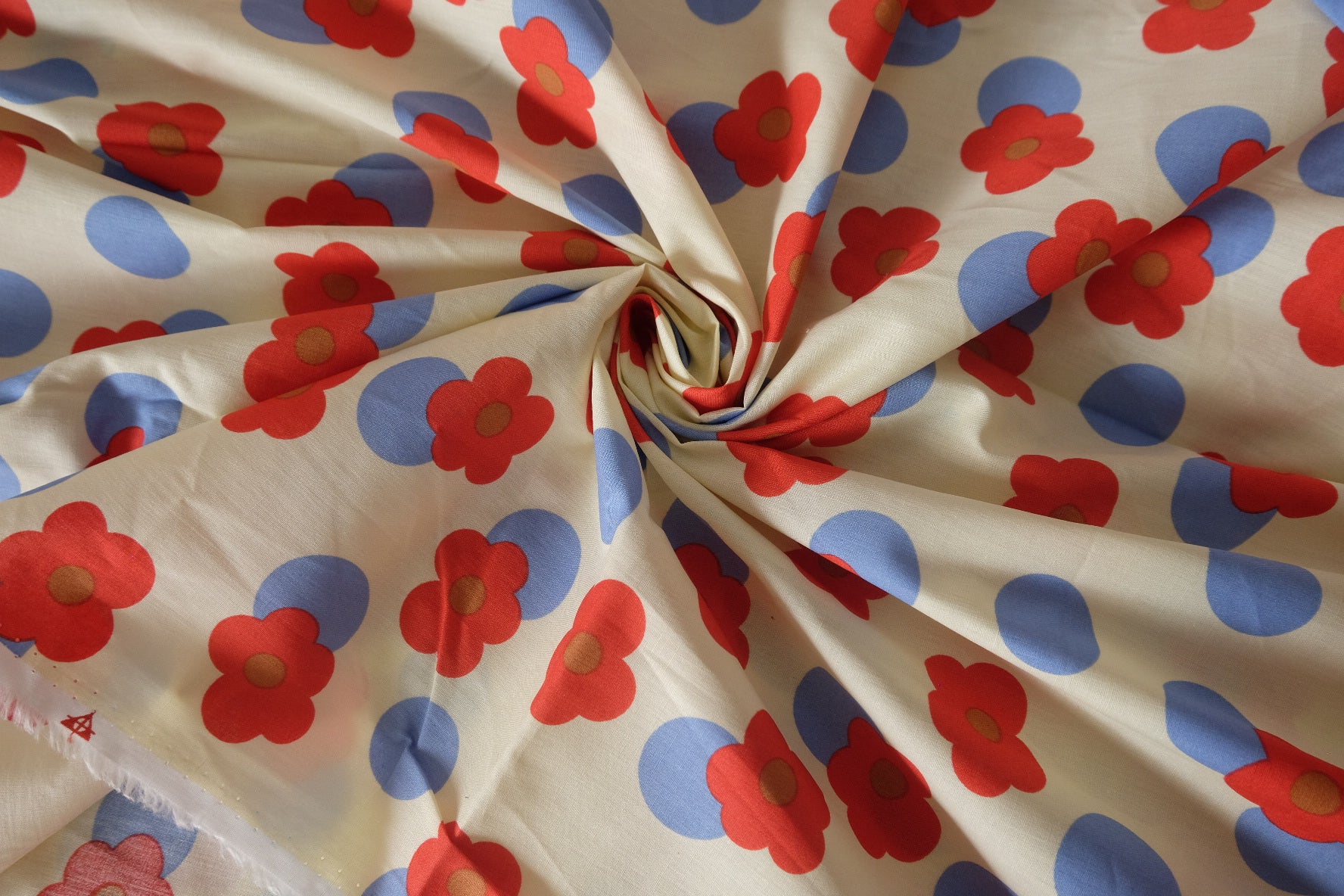 Retro Red Flower & Blue Dot Cotton Lawn – 3.28 yd