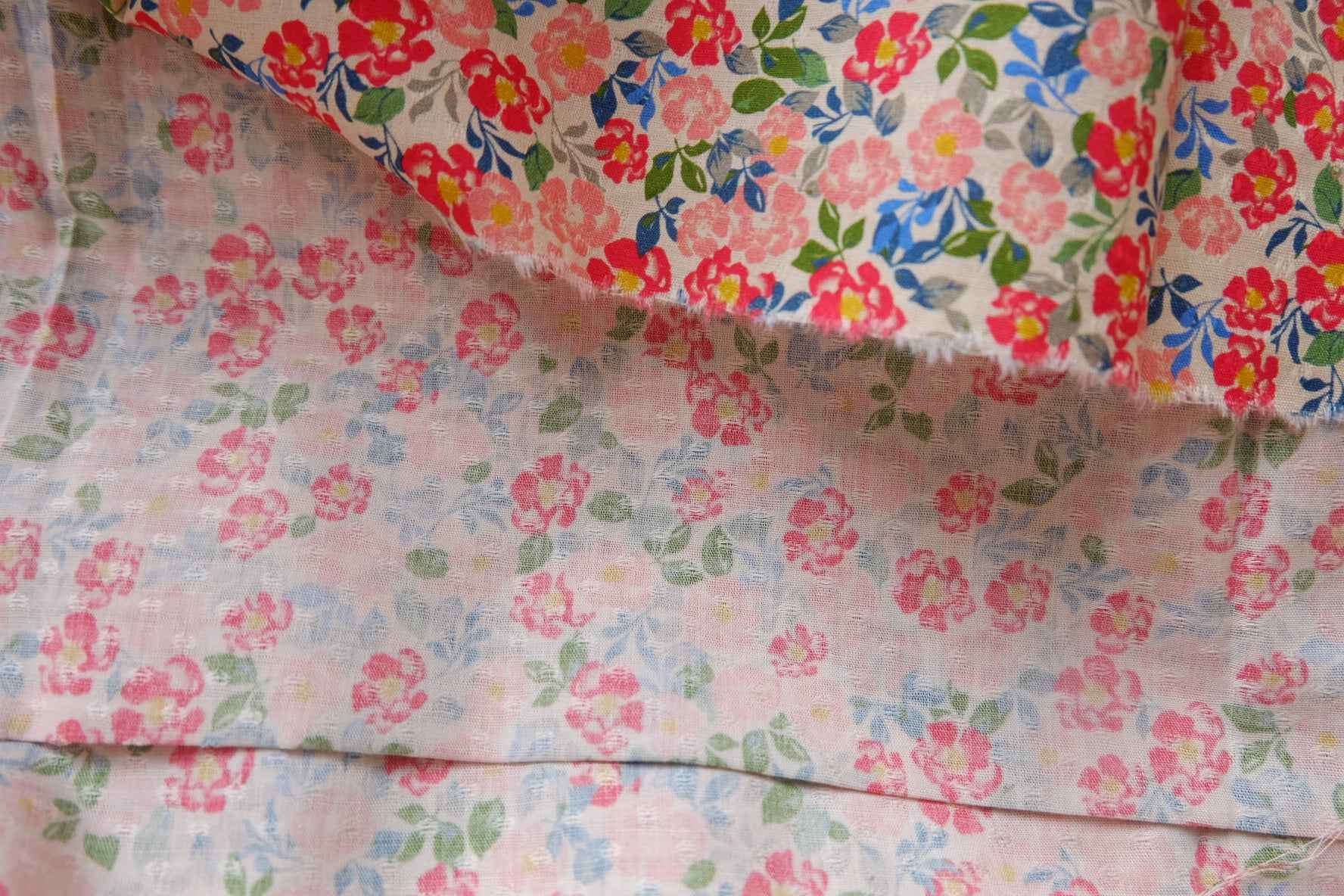 Tiny Garden Floral Jacquard Cotton Poplin Fabric - 3.28 yd