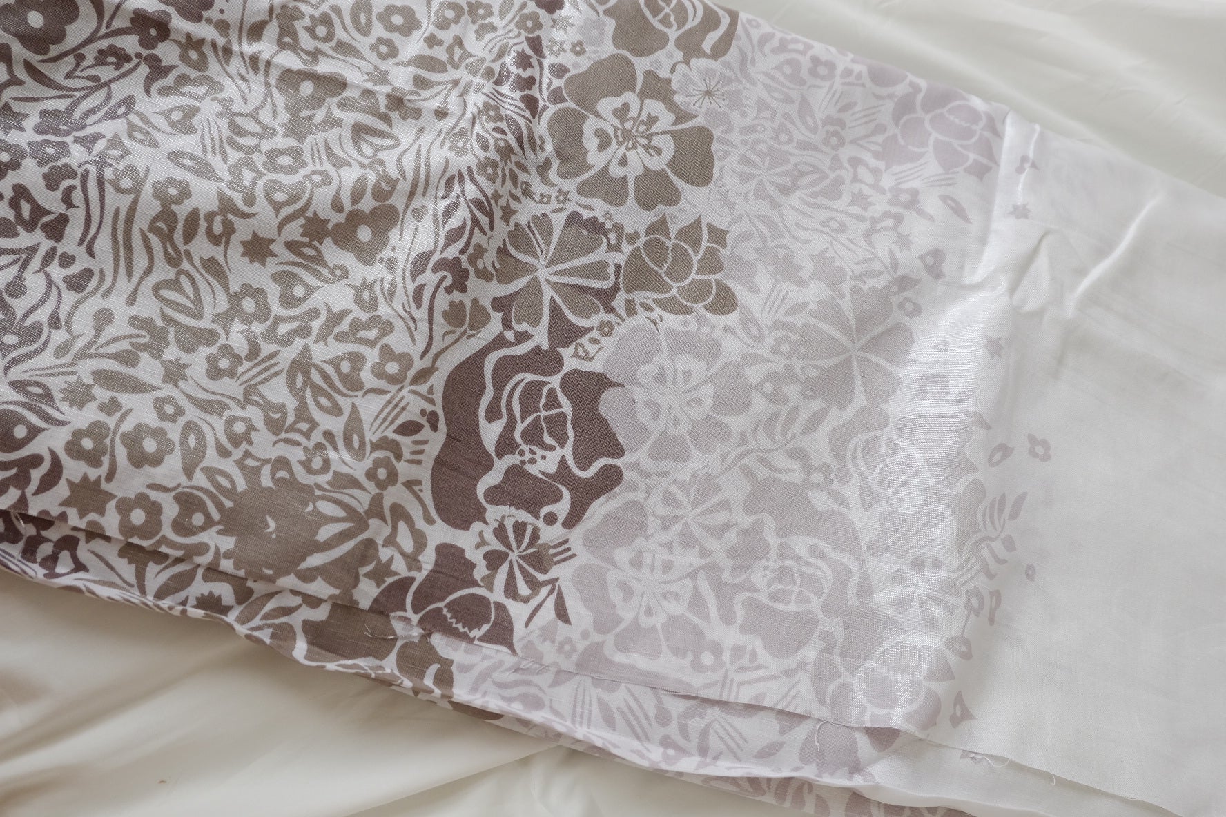 Silver Thread Border Print Linen Fabric - 2.2 yd