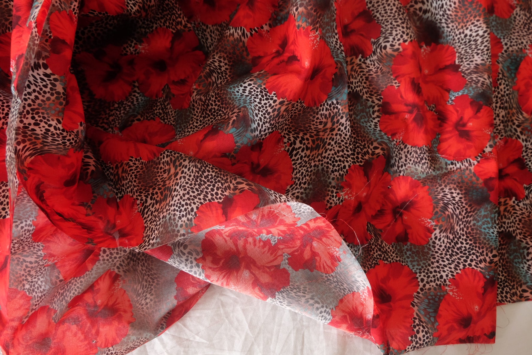 Red Hibiscus Leopard Cotton Lawn Fabric – 3.2 Yards