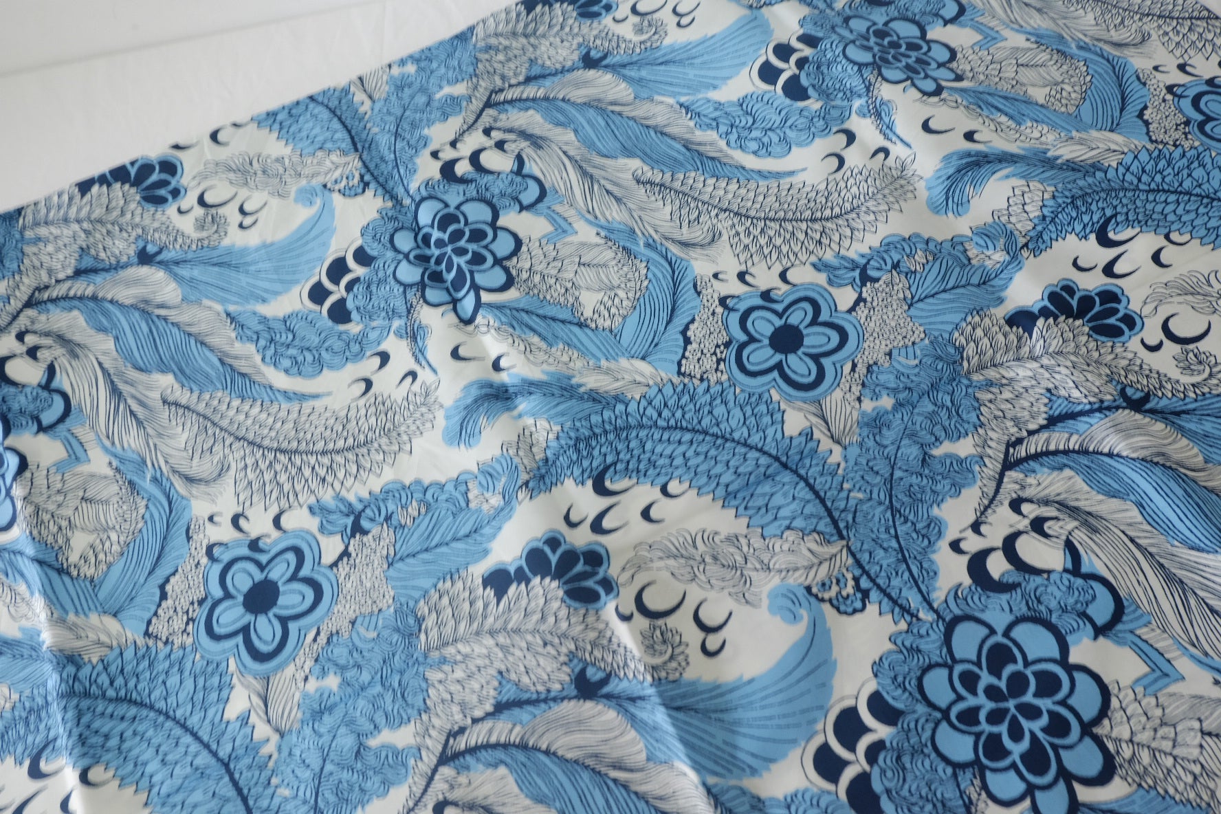 Blue Botanical Garden Cotton Lawn – 2.2 yd / 3.3 yd