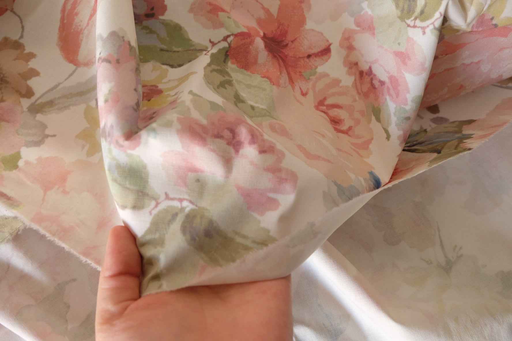 Romantic Watercolor Rose Stretch Cotton Poplin Fabric – 2.8 yd