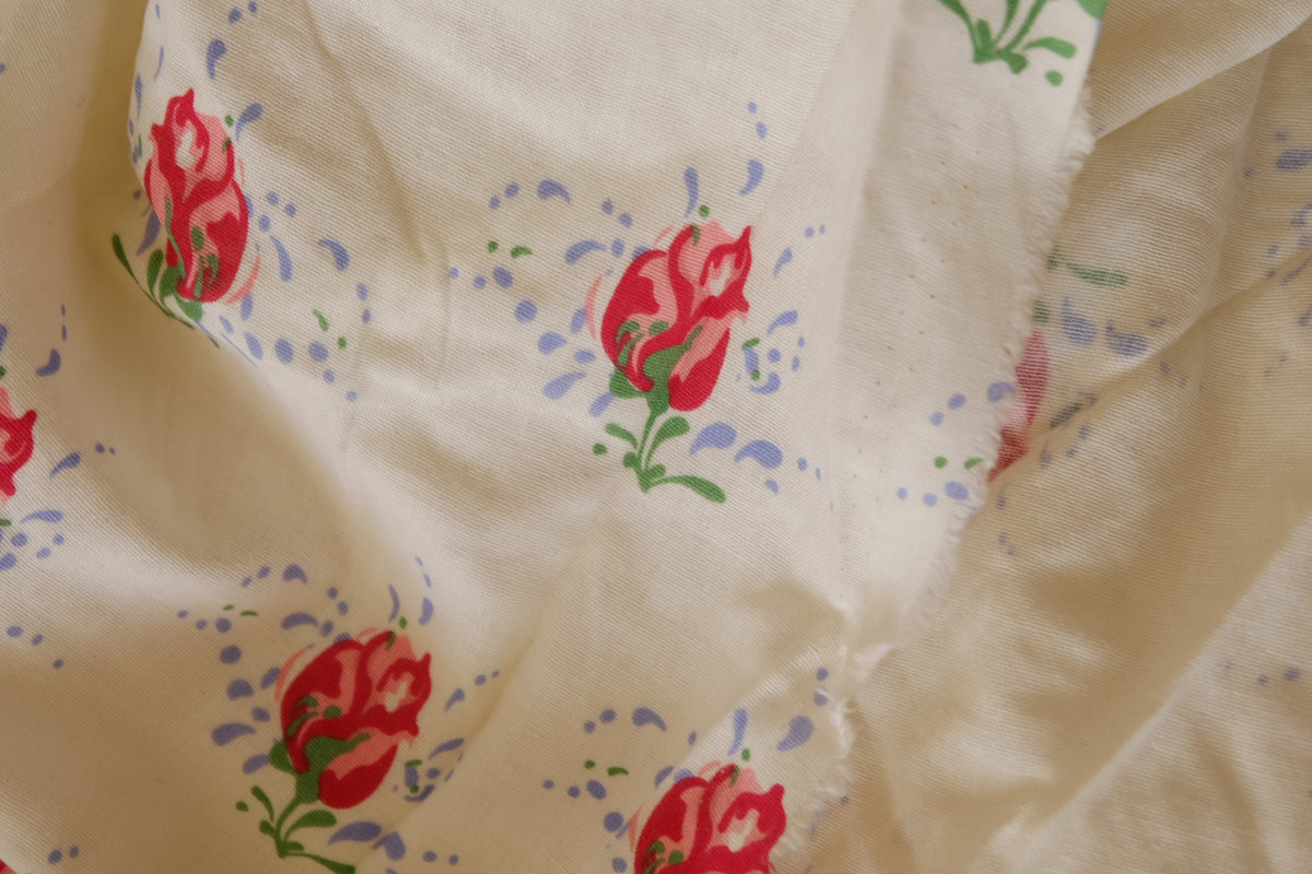 Little Red Roses – Soft Double Cotton Gauze – 1.9 yd