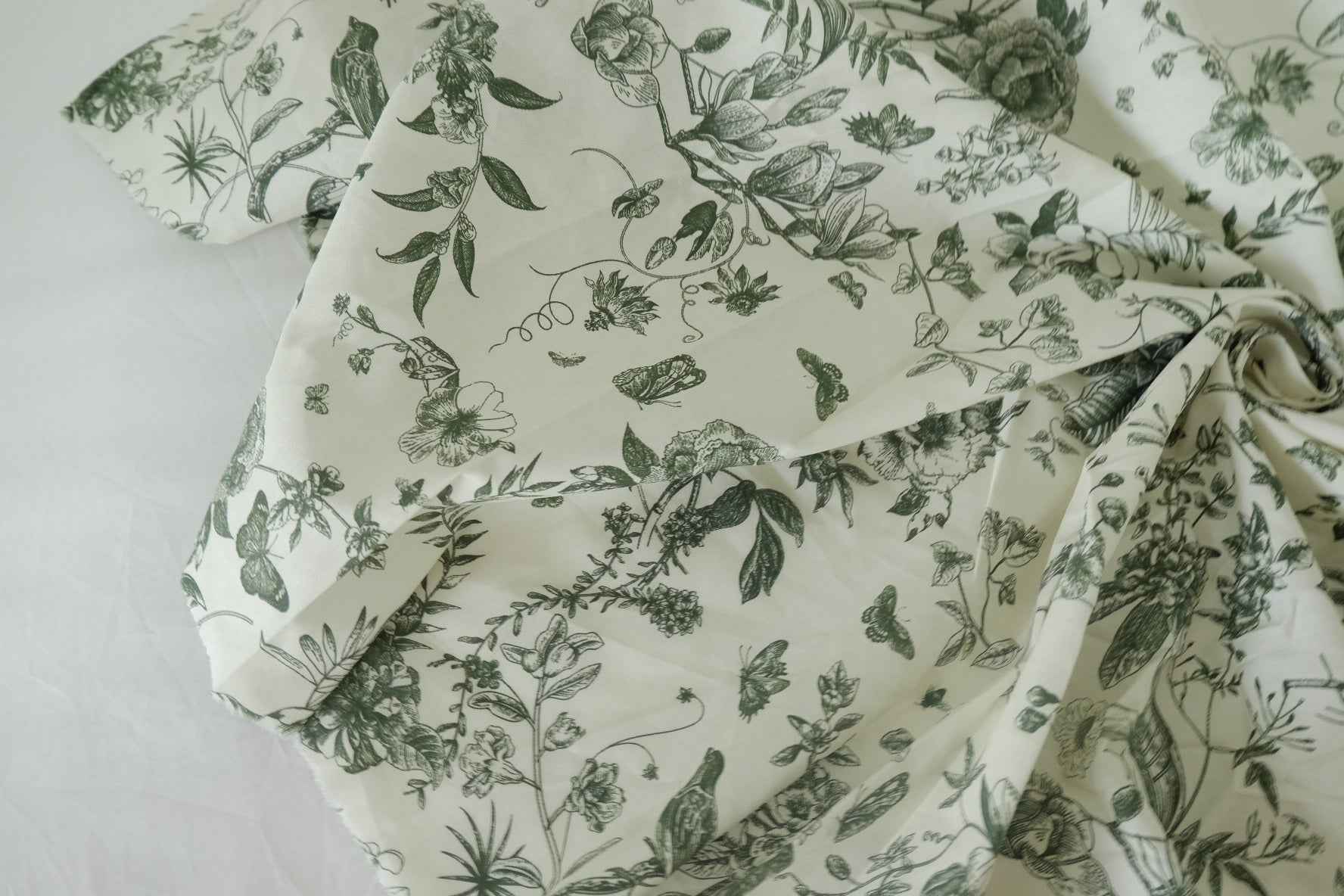 Vintage Botanical Sketch Cotton Lawn Fabric – 3.3 yd