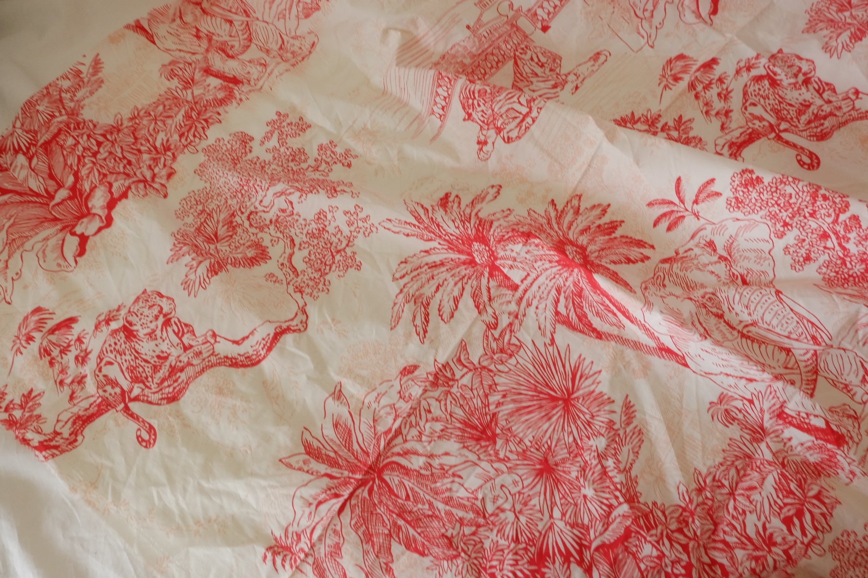 Vintage Red Toile Cotton Poplin Fabric – 60s Cotton Print – 1 yd