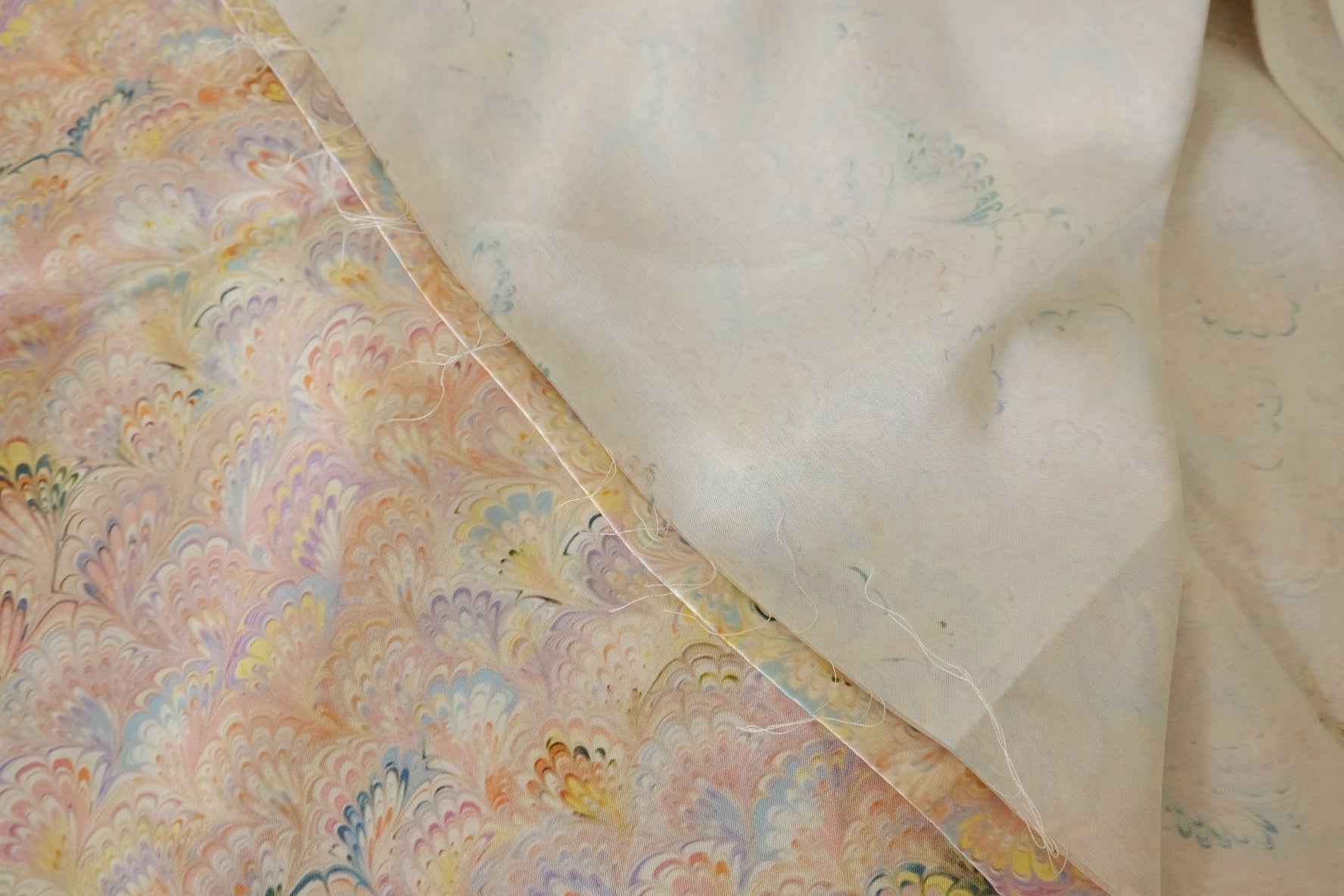 Silk-Like Rayon Satin Fabric – Champagne Gold Watercolor Feather  3.3 Yards