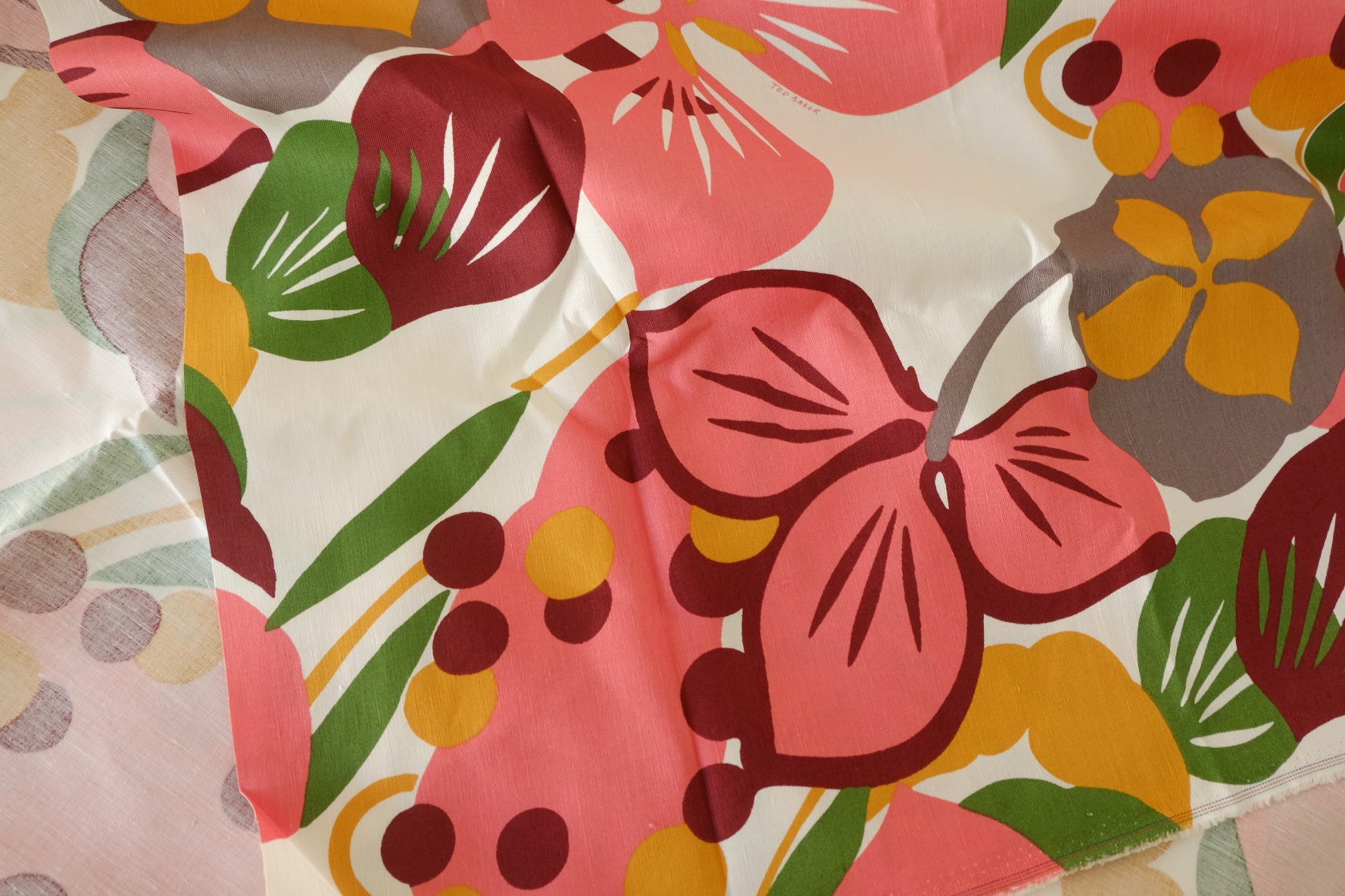 Designer Deadstock Bold Floral Linen Fabric – 1.6 yd