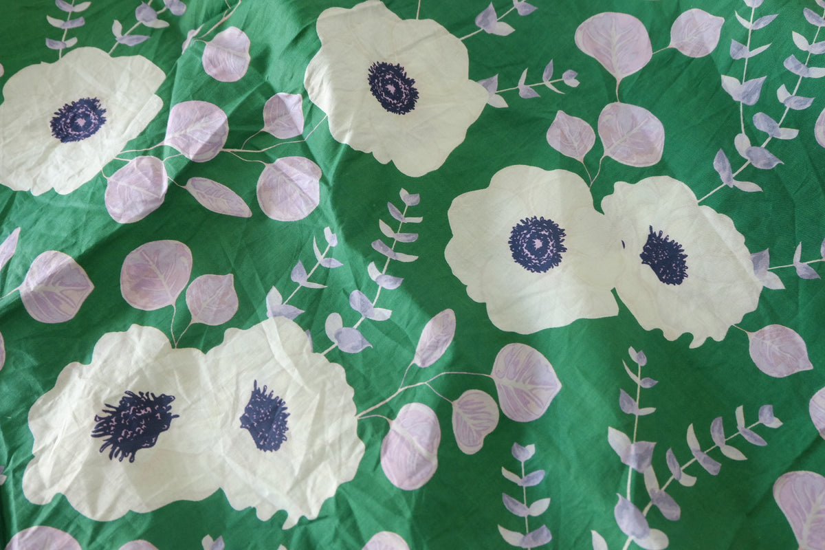 Green Poppy Cotton Lawn – 1.4 yd