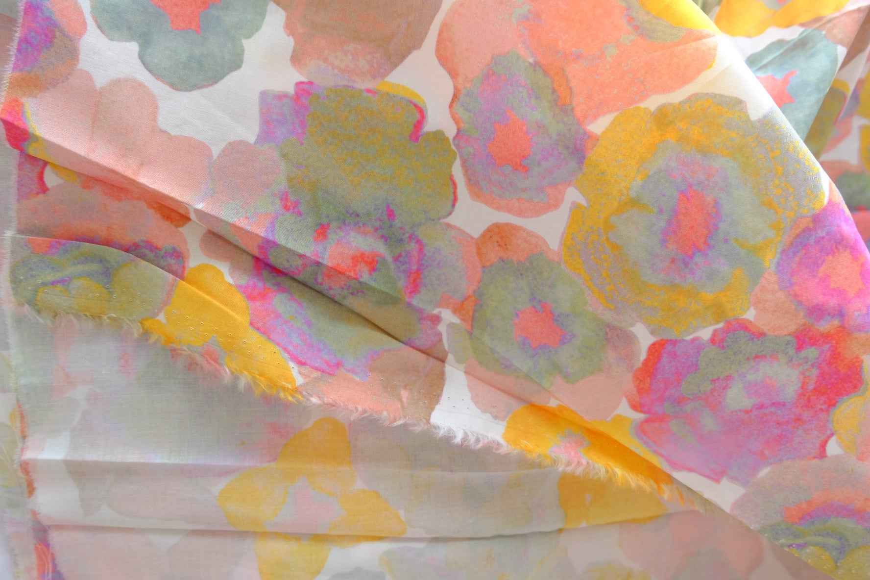Painterly Summer Floral Cotton Lawn Fabric - 3.94 yd