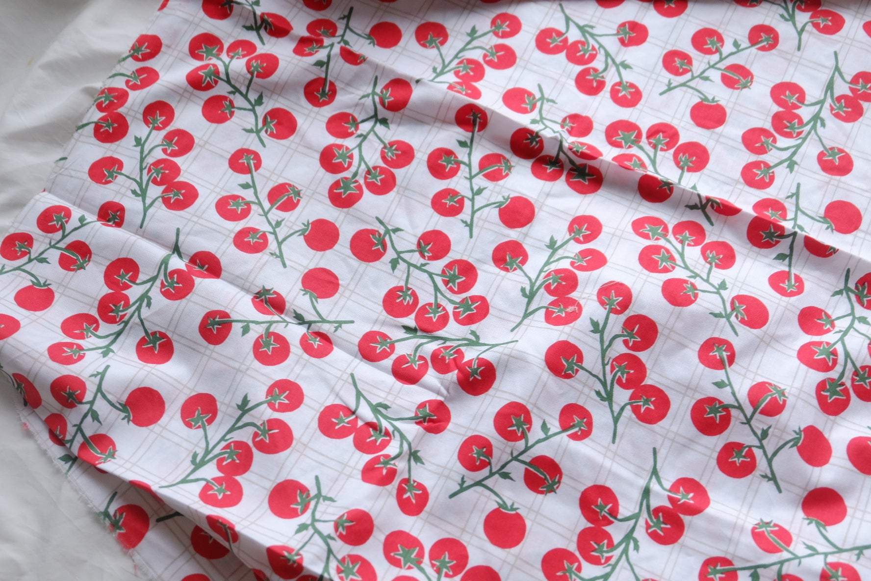 Tomato Vine Quilting Cotton – 2.5 yd