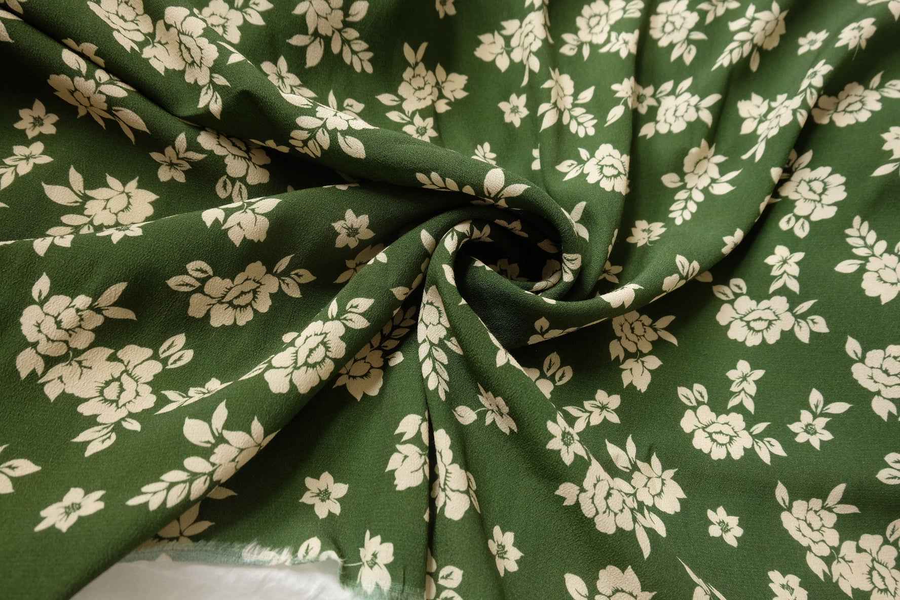 Green Floral Rayon Linen-Blend Fabric - 2.19 yd