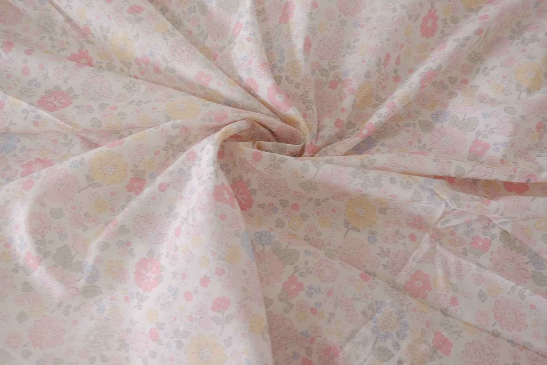 Soft Garden Floral Cotton Lawn Fabric – 3.3 yd