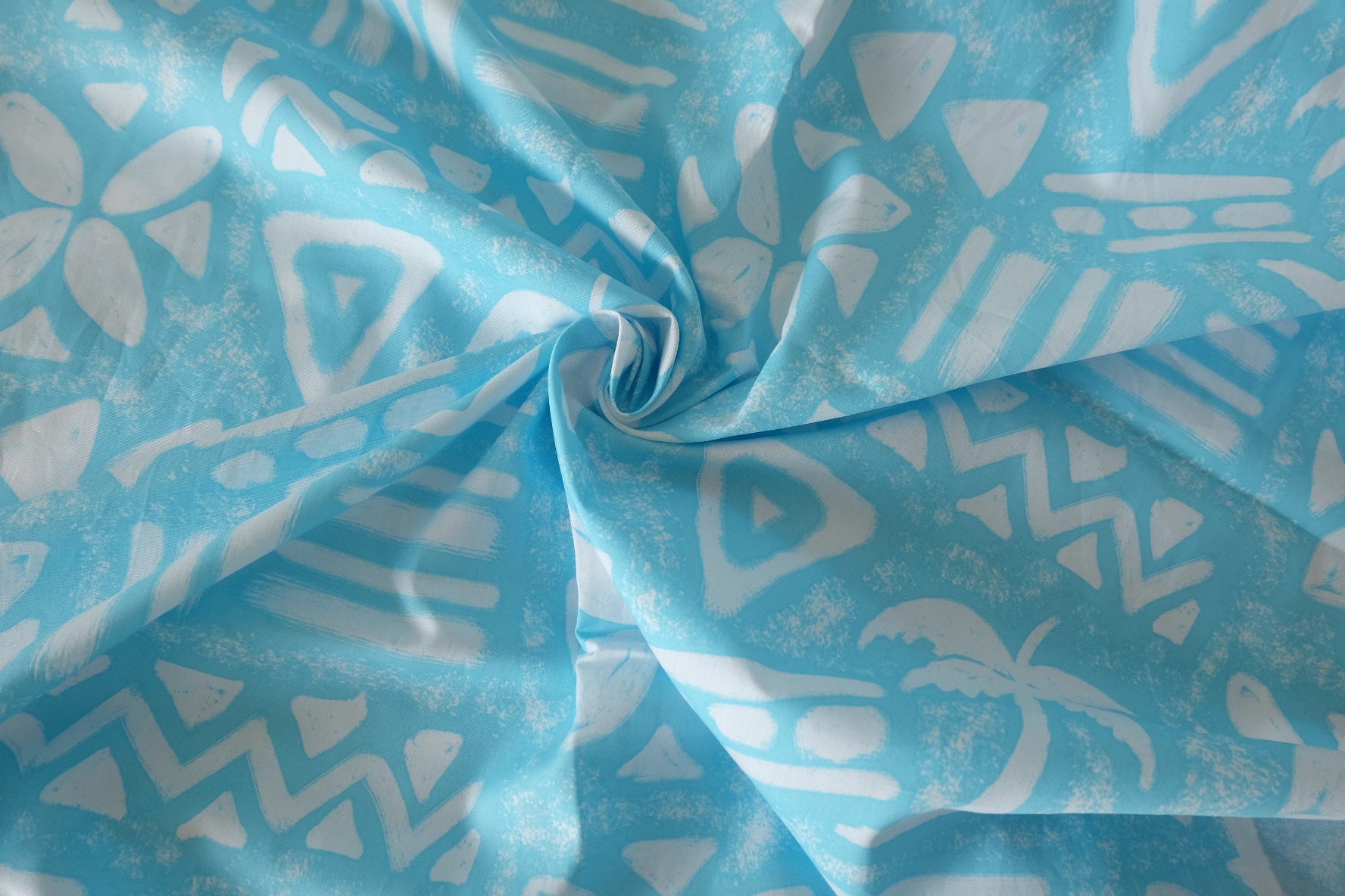 Aqua Tropical Motif Cotton Poplin – 2.19 yd