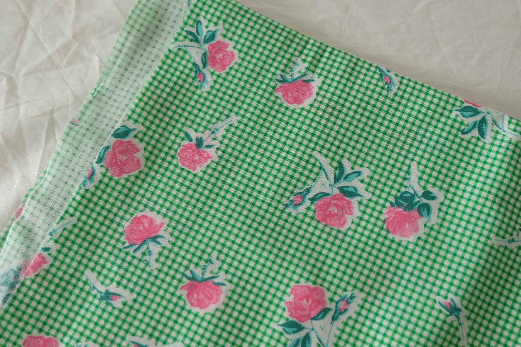 Green Gingham Rose Dense Cotton Poplin Fabric – 2.2 Yards